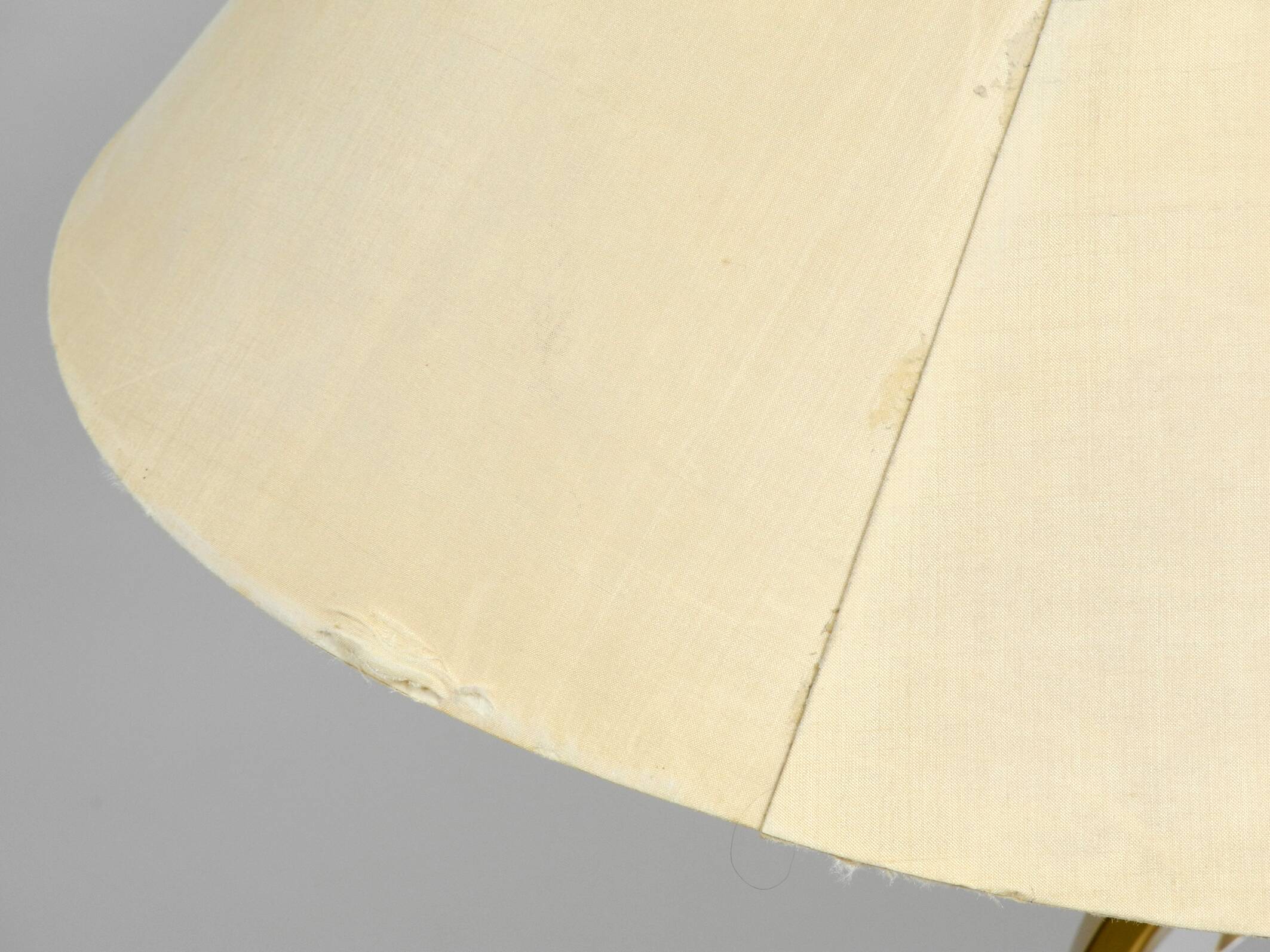 Lampe de table en verre et laiton XXL des années 1970 de la collection Vereinigte Werkstätten.