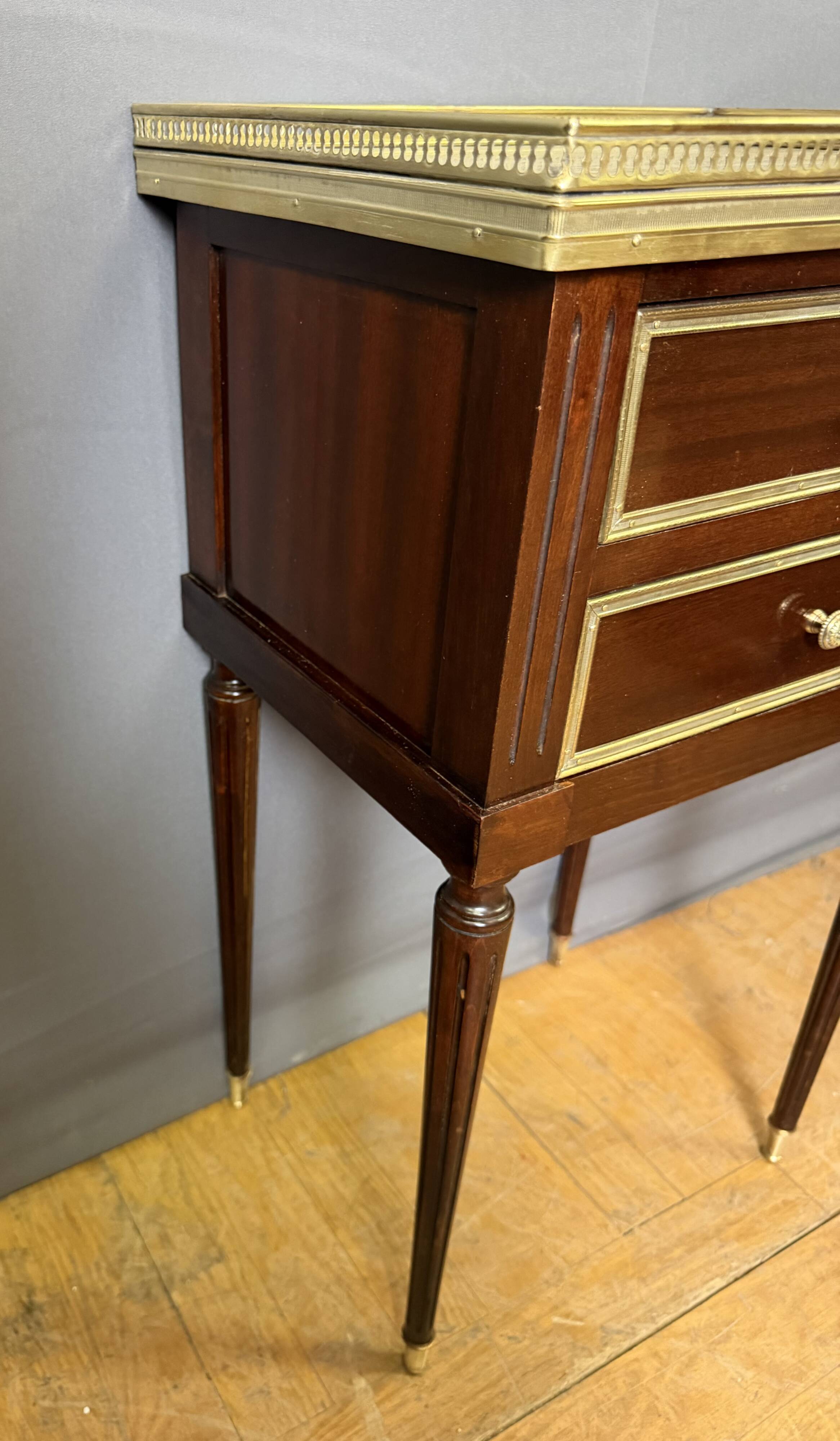 Chevet de Style Louis XVI