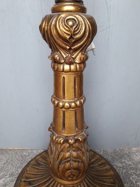 Golden carved wood lamppost or period 1940 Italy