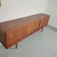 Enfilade en teck HW Klein pour Bramin made in Denmark 1960s