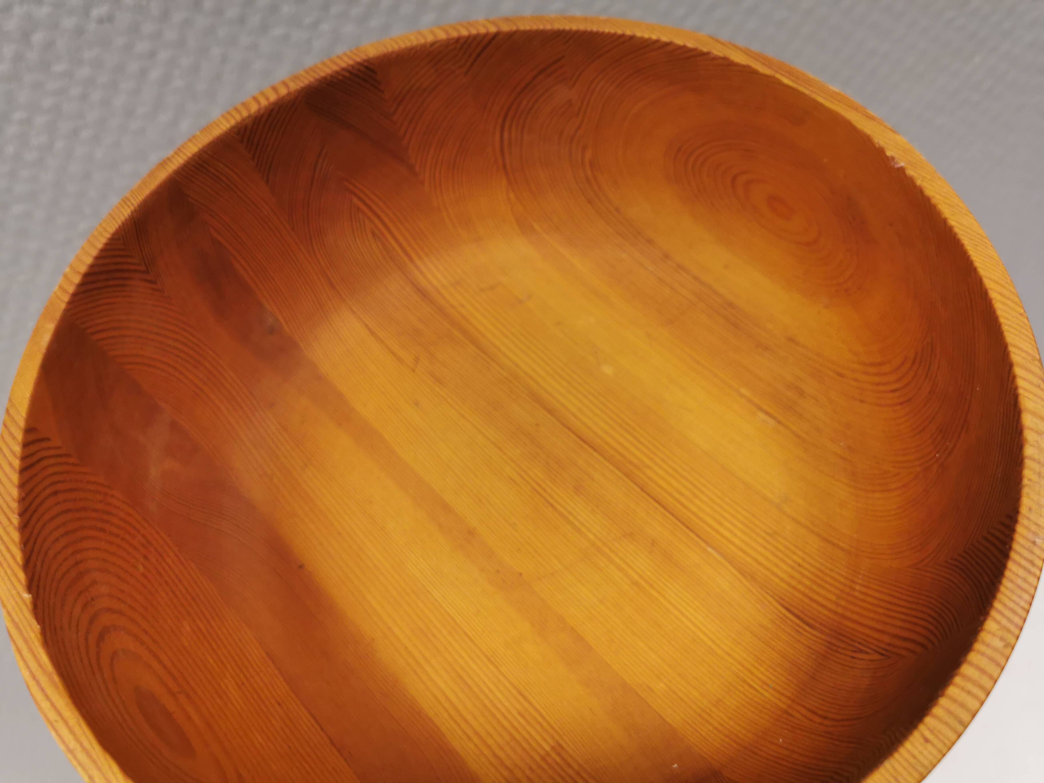 Danish bowl in turned wood 1970s