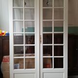 Double glass door small tiles