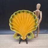 Vallauris dish with scallops and barbotine