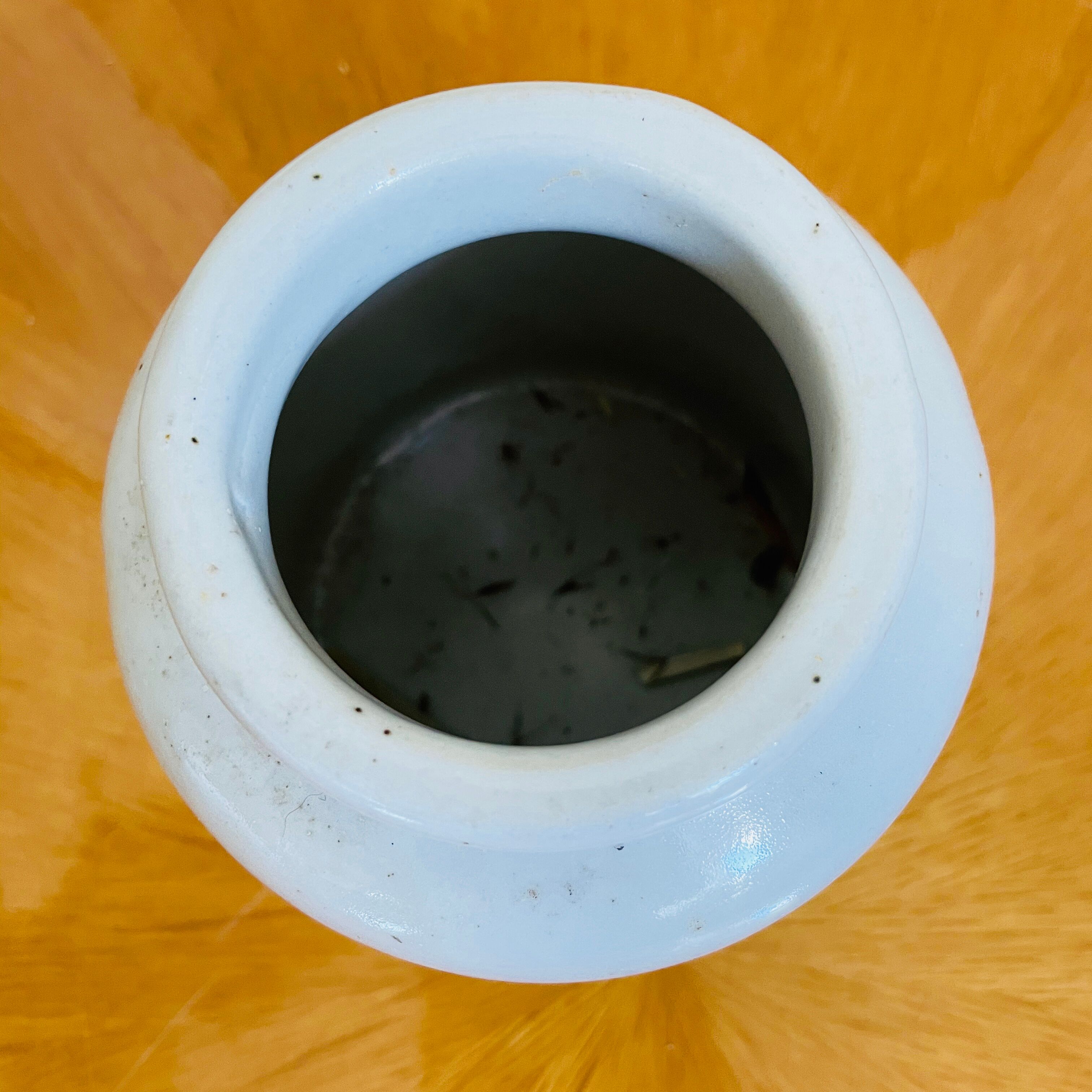 Pot en grès emaillé