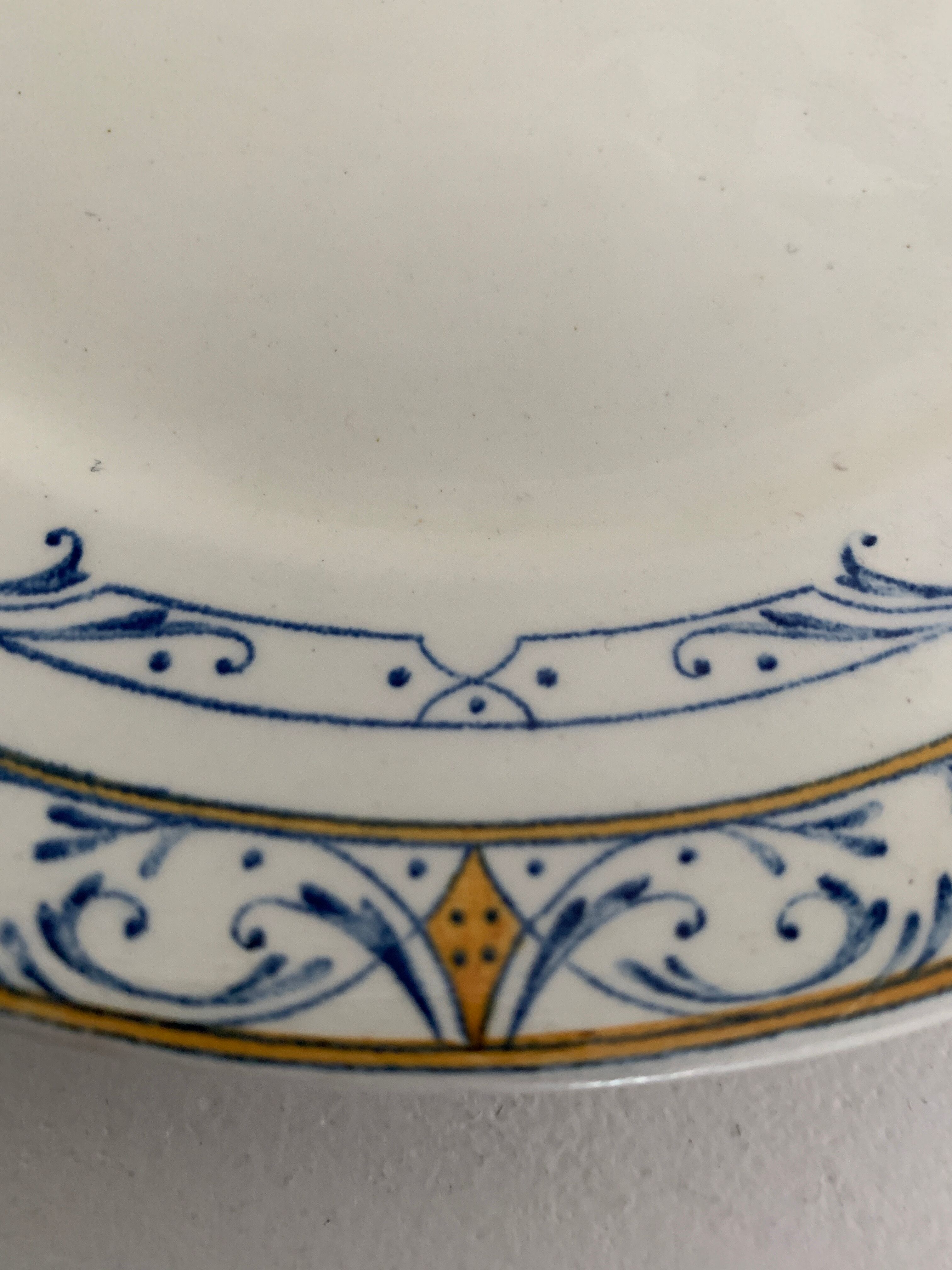 11 old Creil and Montereau dessert plates, Colbert service