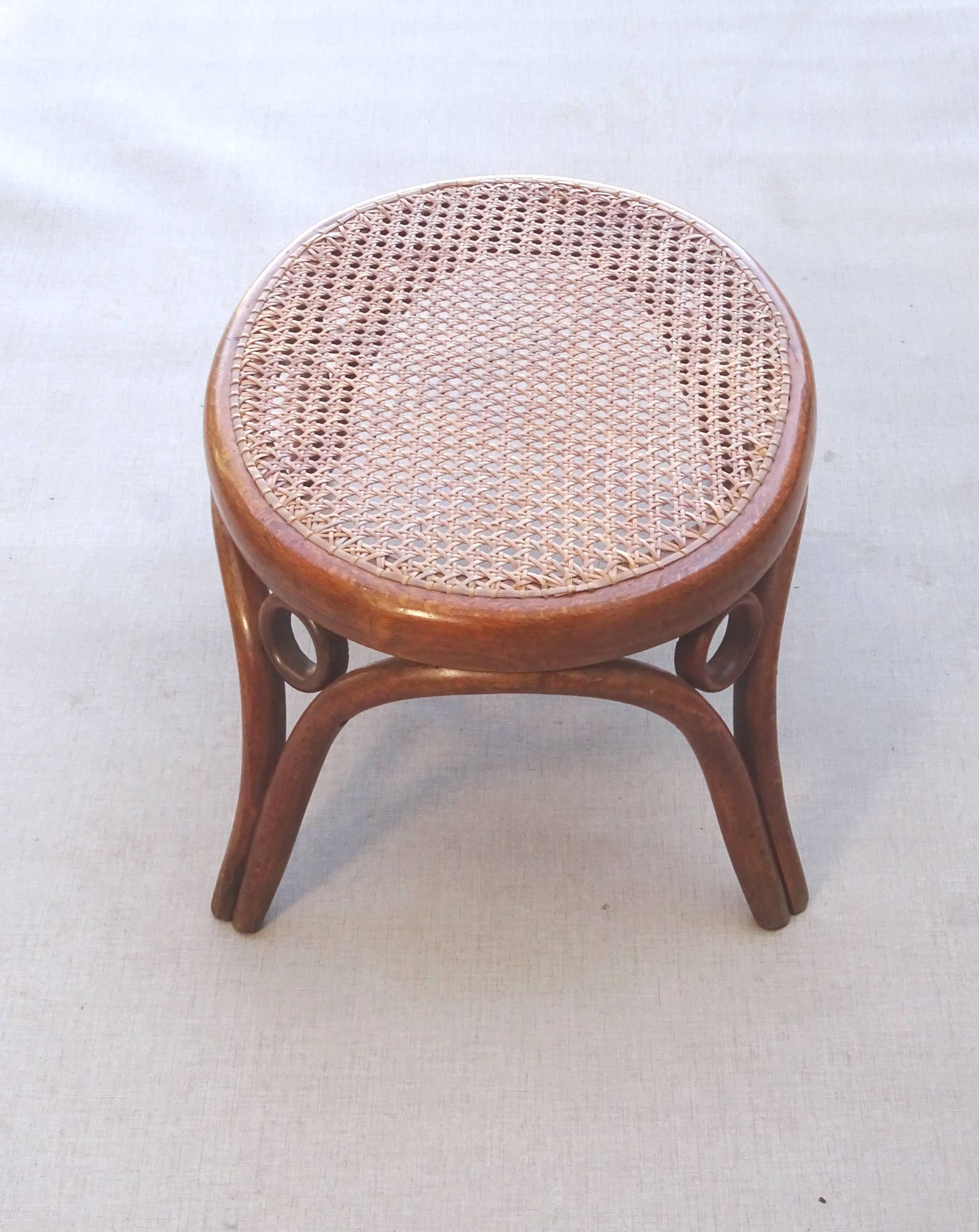 THONET footstool, footstool no. 3 circa 1900, original condition.