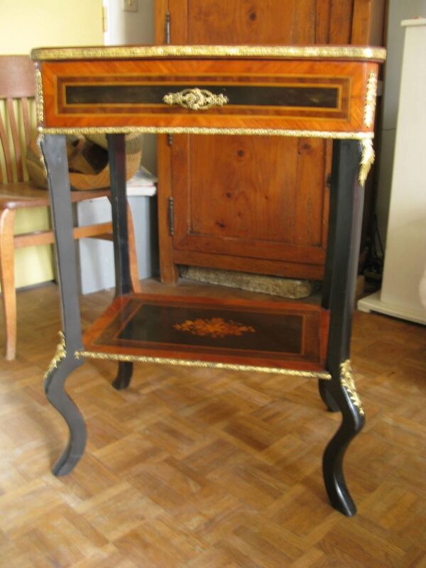 Meuble travailleuse en marqueterie