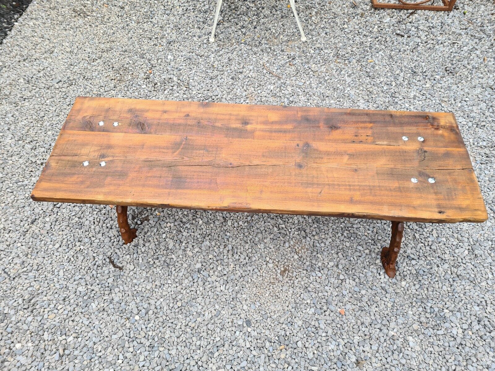 Garden bench in cast iron and wood