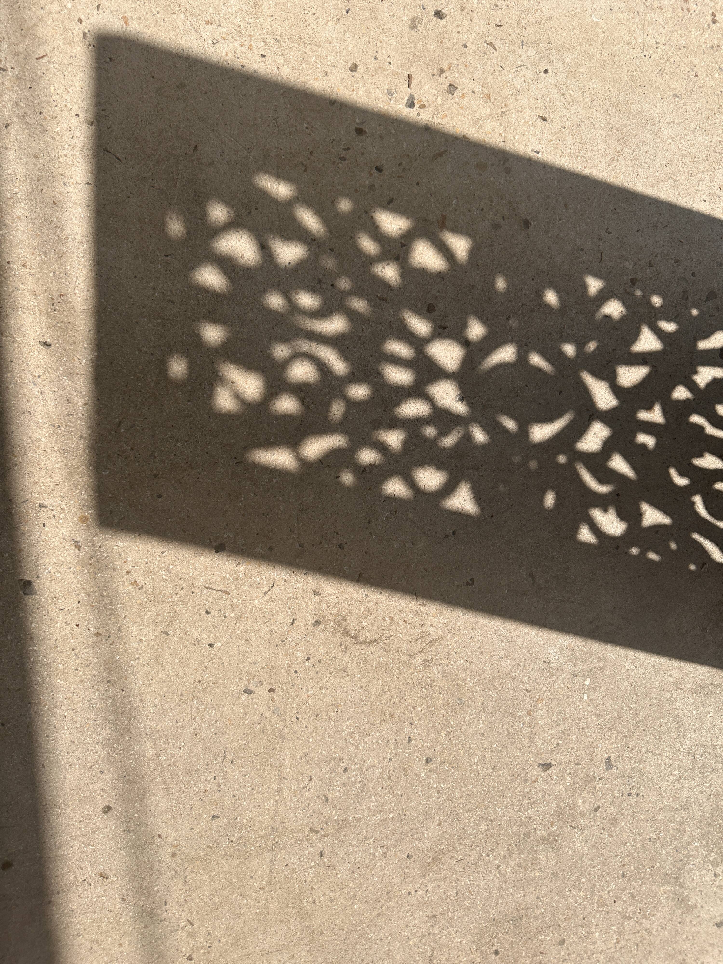 Rectangular Indonesian construction element with blue and yellow plant in carved wood