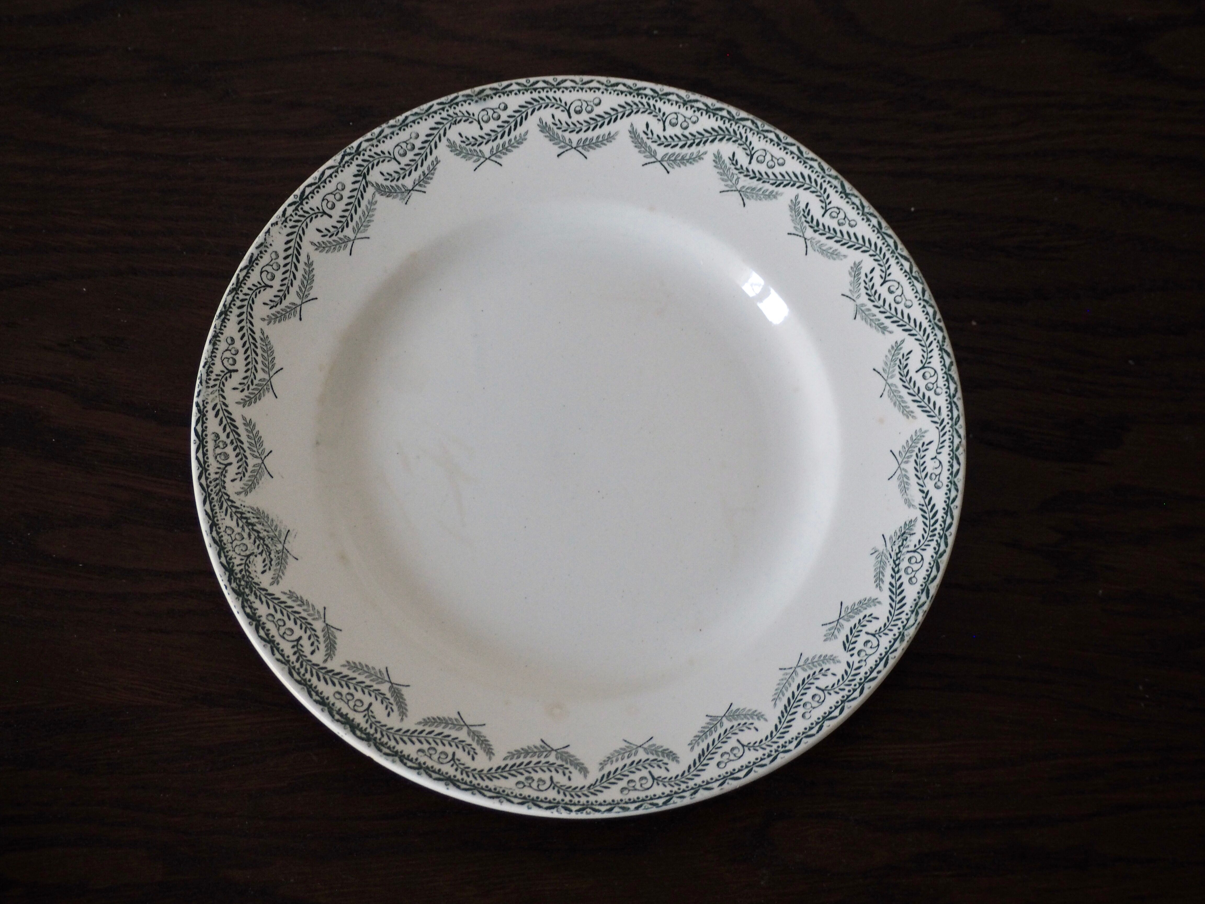 Set of 6 Terre de Fer plates, Réjane St Amand model