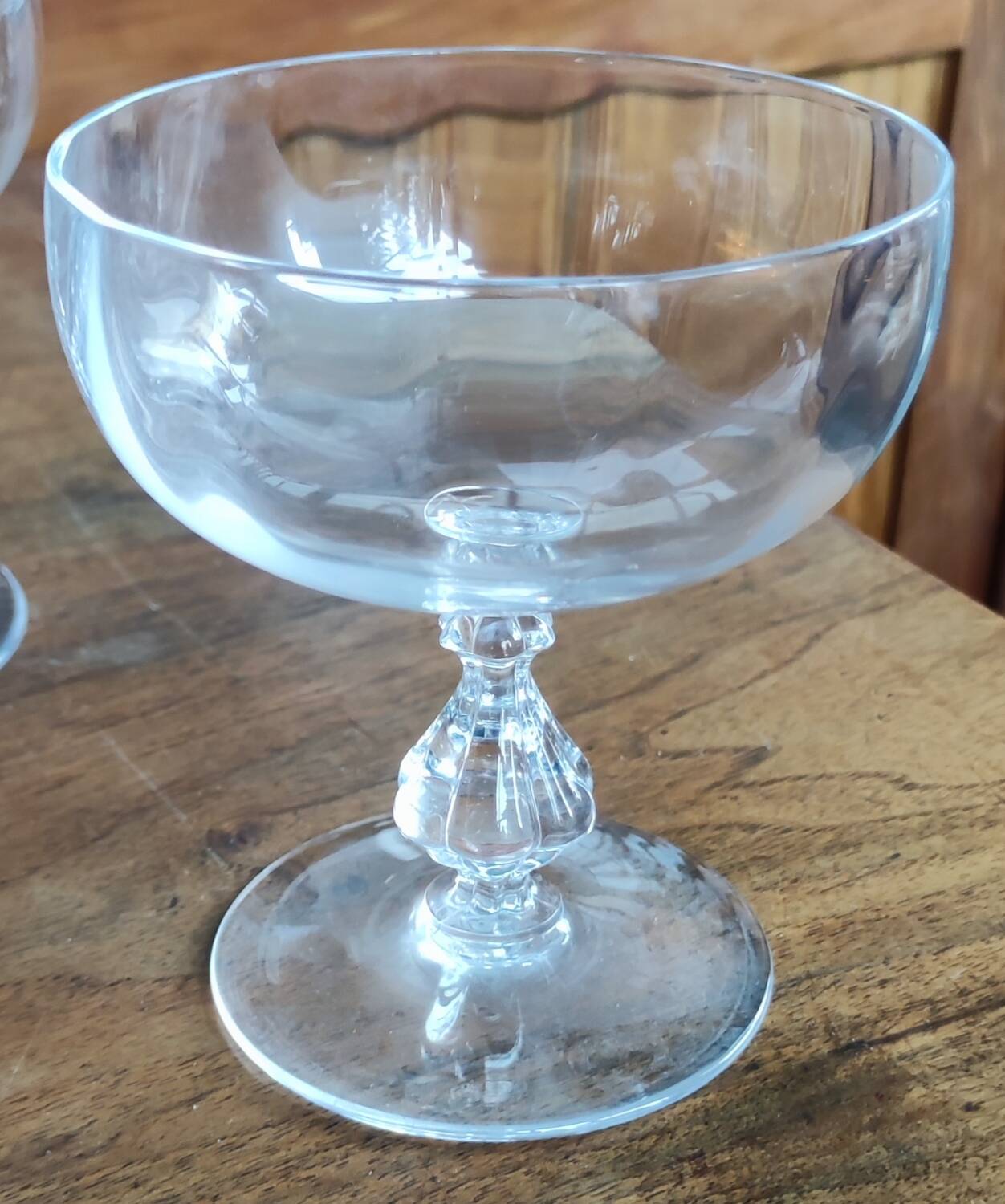 Set of 8 large crystal champagne glasses