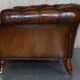 Paire de canapés Chesterfield en cuir Howard & Sons