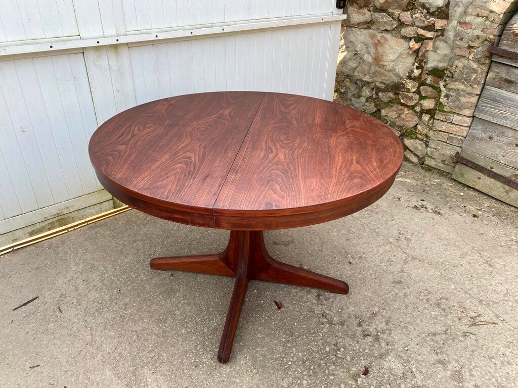 Scandinavian extendable round table in teak lg 115 to 205cm an60