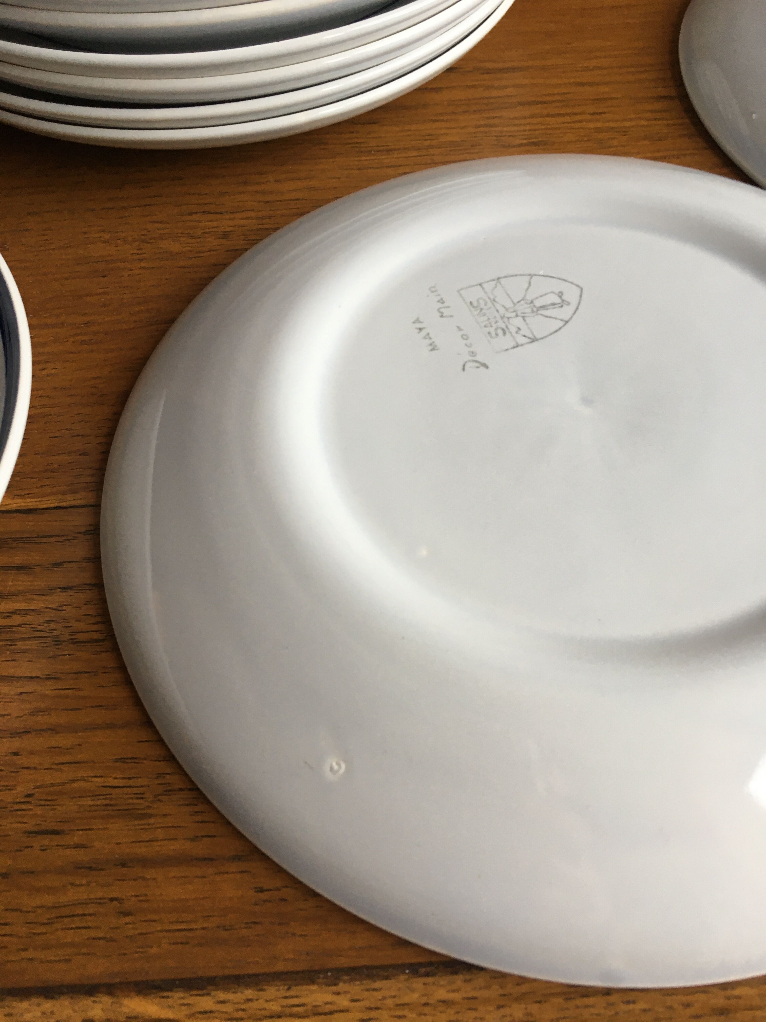 Suite of 9 Salins dessert plates