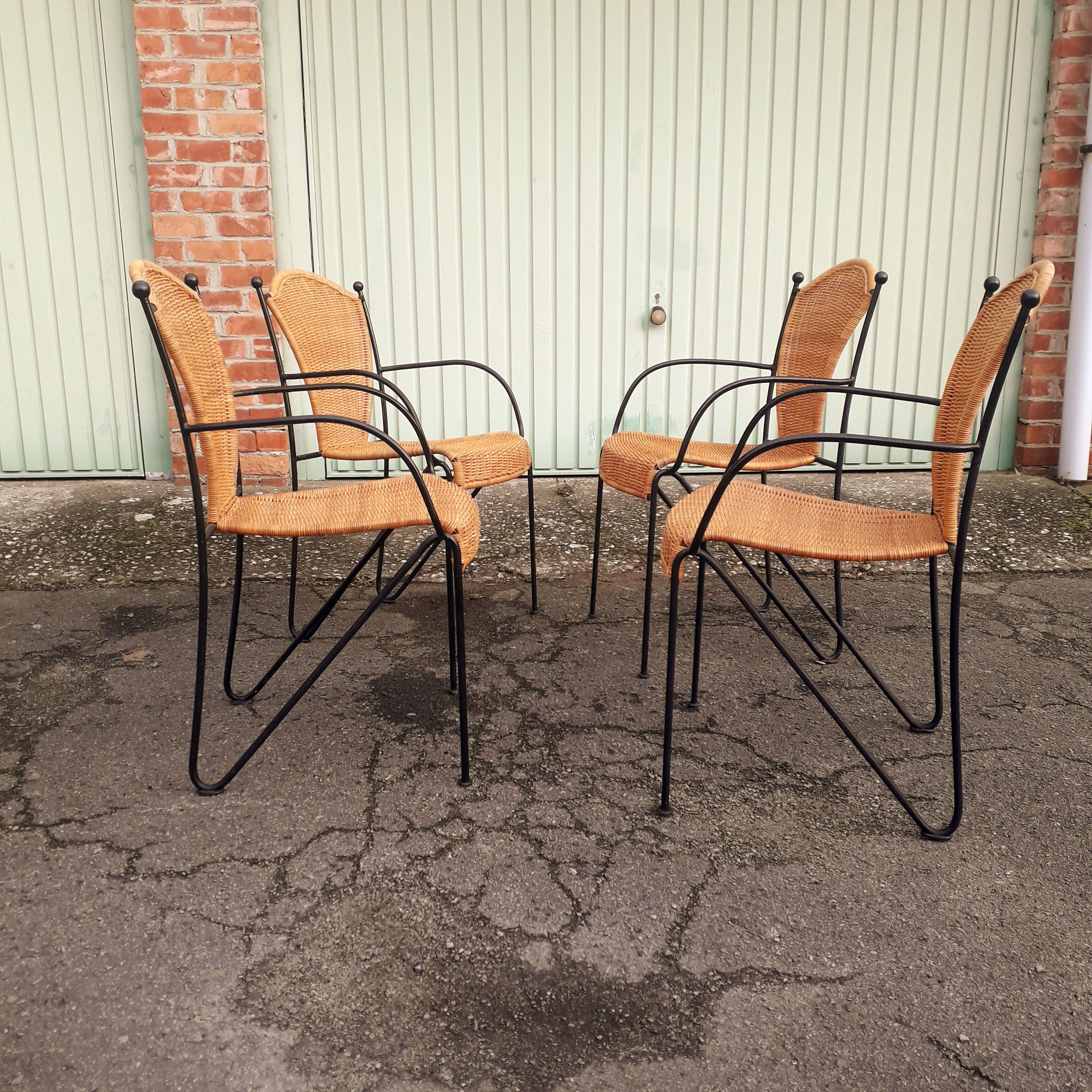 4 armrests wrought iron rattan