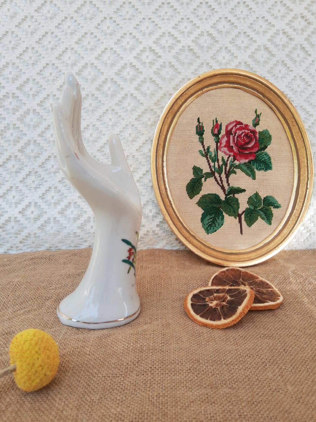 Hand baguier soliflore ceramic white vintage flowers