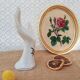 Main baguier soliflore céramique blanche fleurs vintage