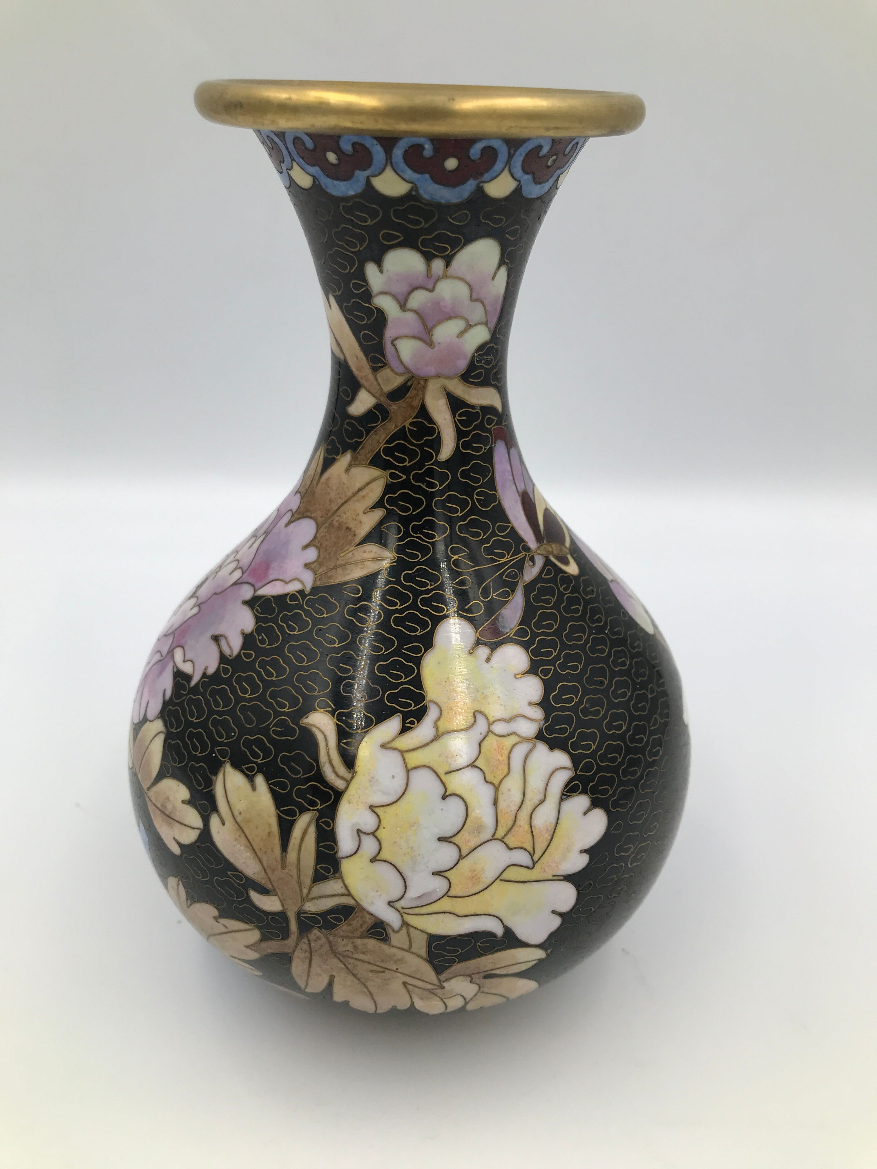 Vintage chinese vase black cloisonné