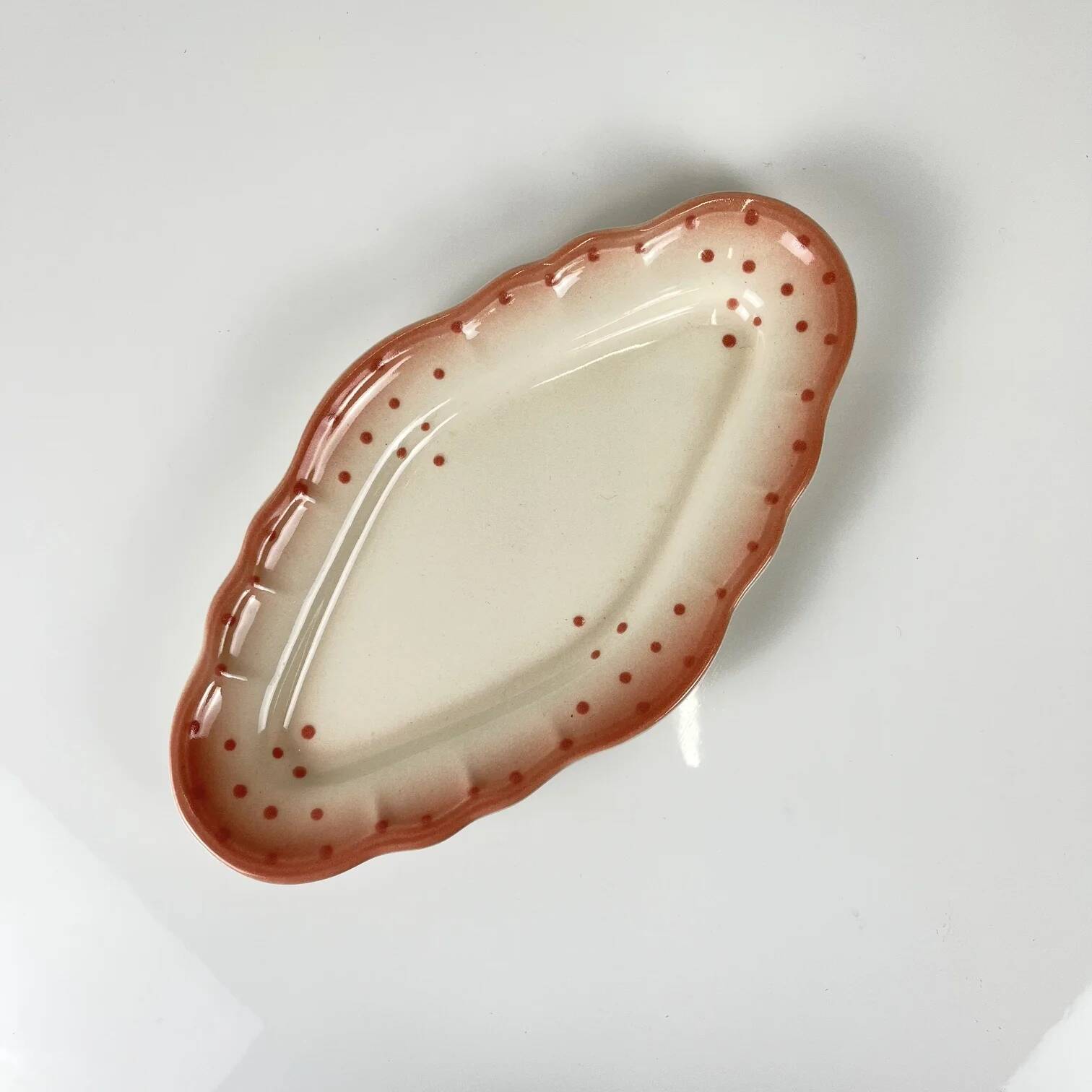 Small pink dish from Salins-les-Bains, before 1970