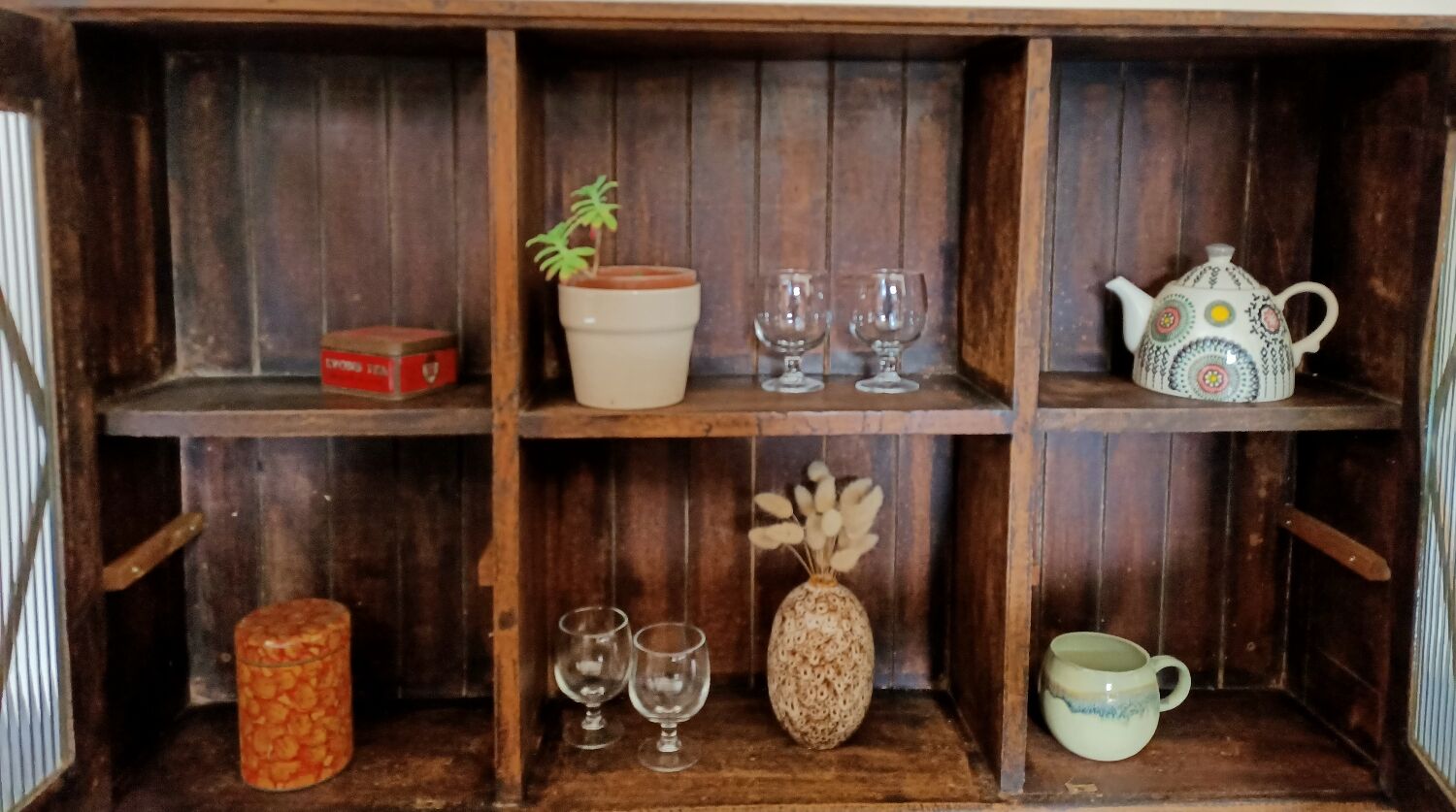 Patinated wall cabinet 2 doors
