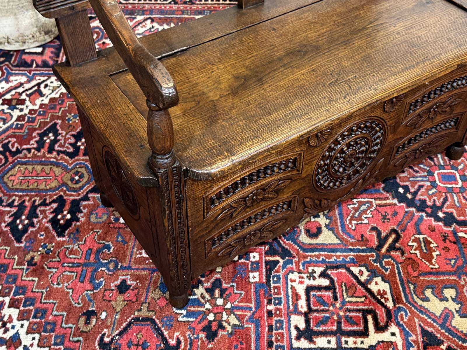 Chestnut bank chest from the 19th century.