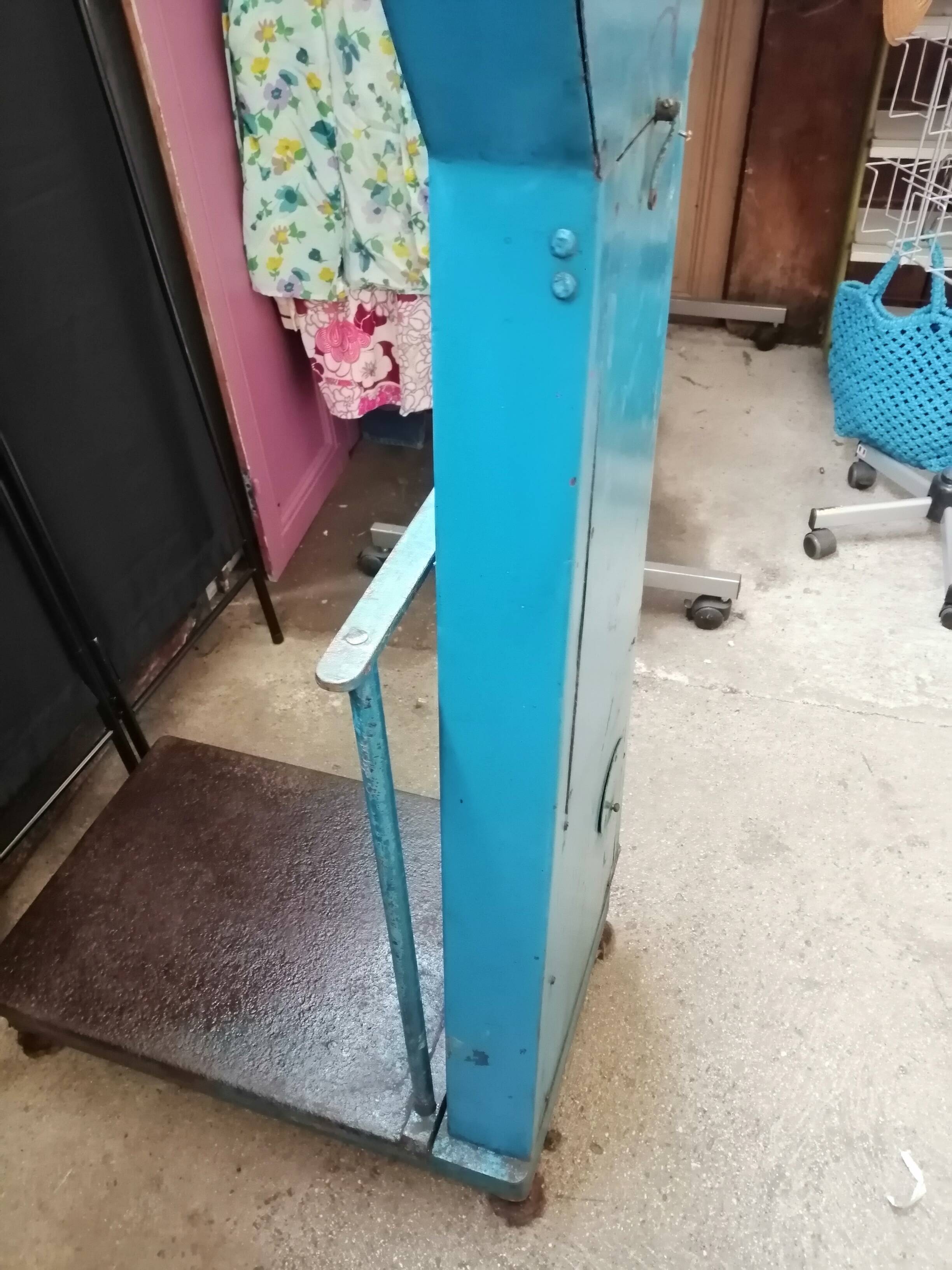 Balance j blue carron scale 100 kg 1930