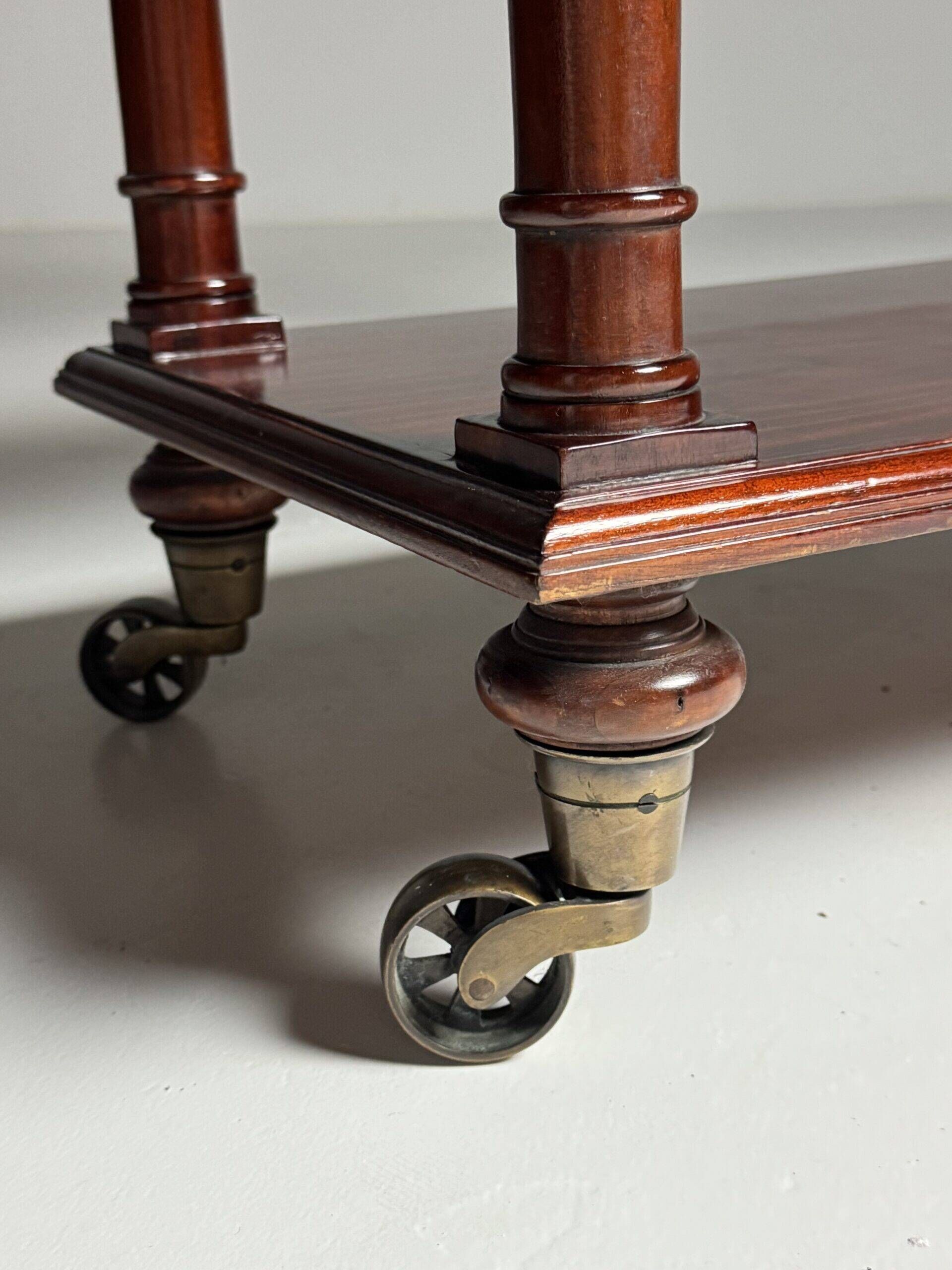 Mahogany étagère 20th century