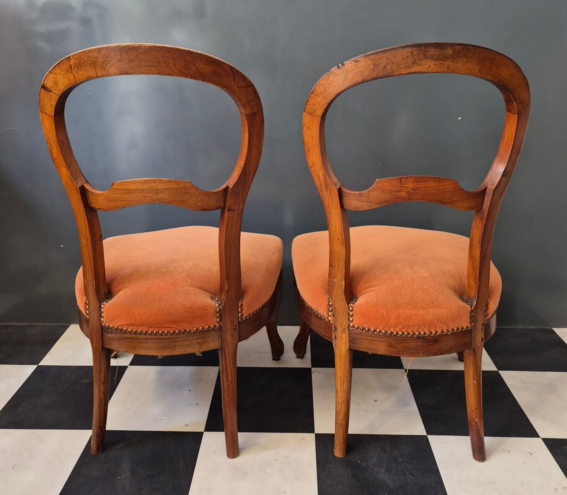 Paire de chaises basses chauffeuses style Louis Philippe