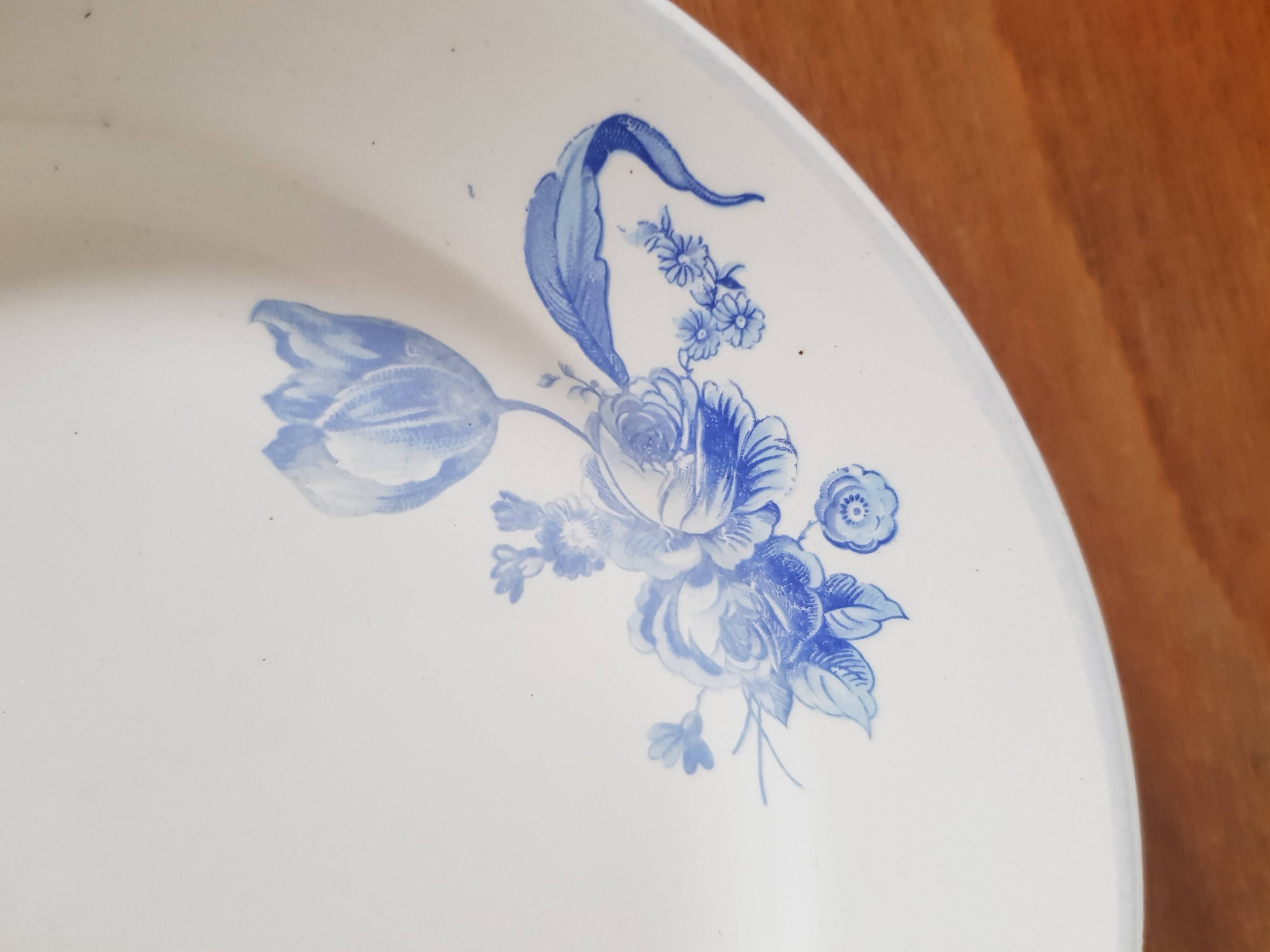 Set of 6 vintage plates made in France