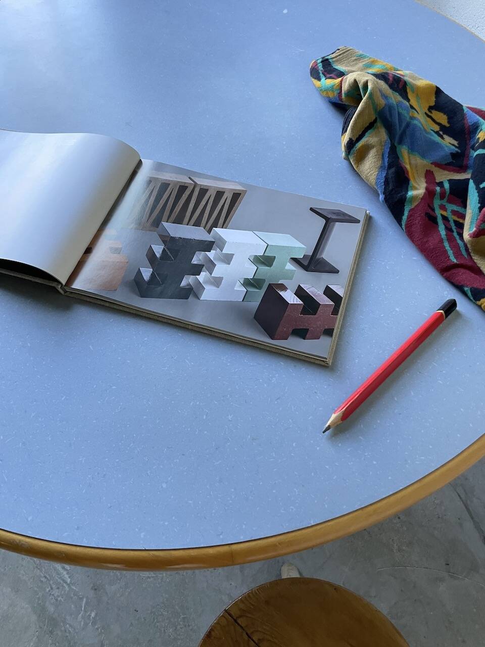 80s round beech table