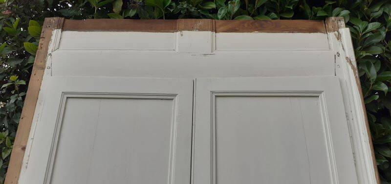 Pair of 19th-century cupboard doors and their frame (1st), woodwork