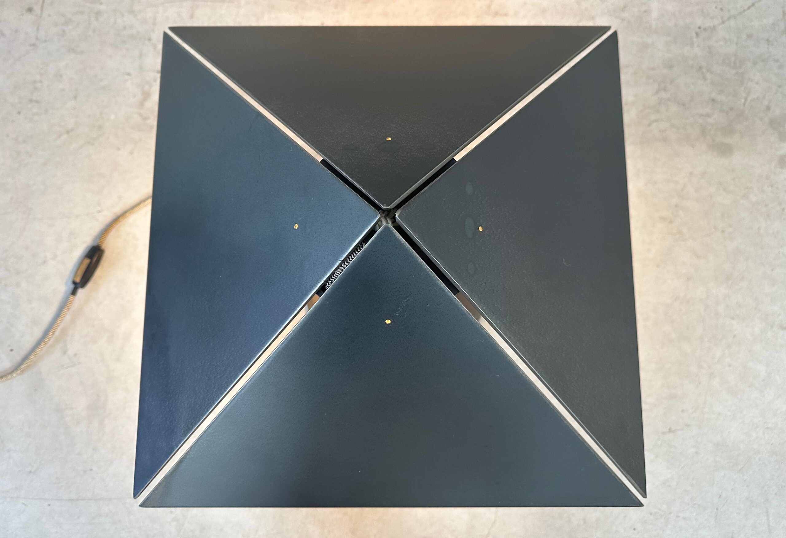 Steel design table lamp