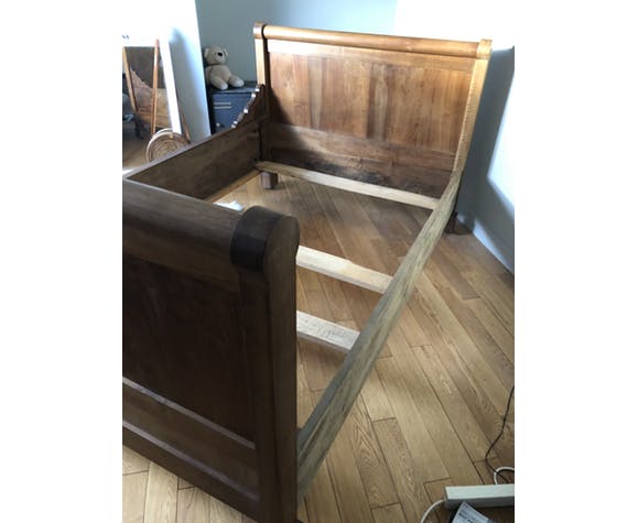 Ancient walnut roller bed