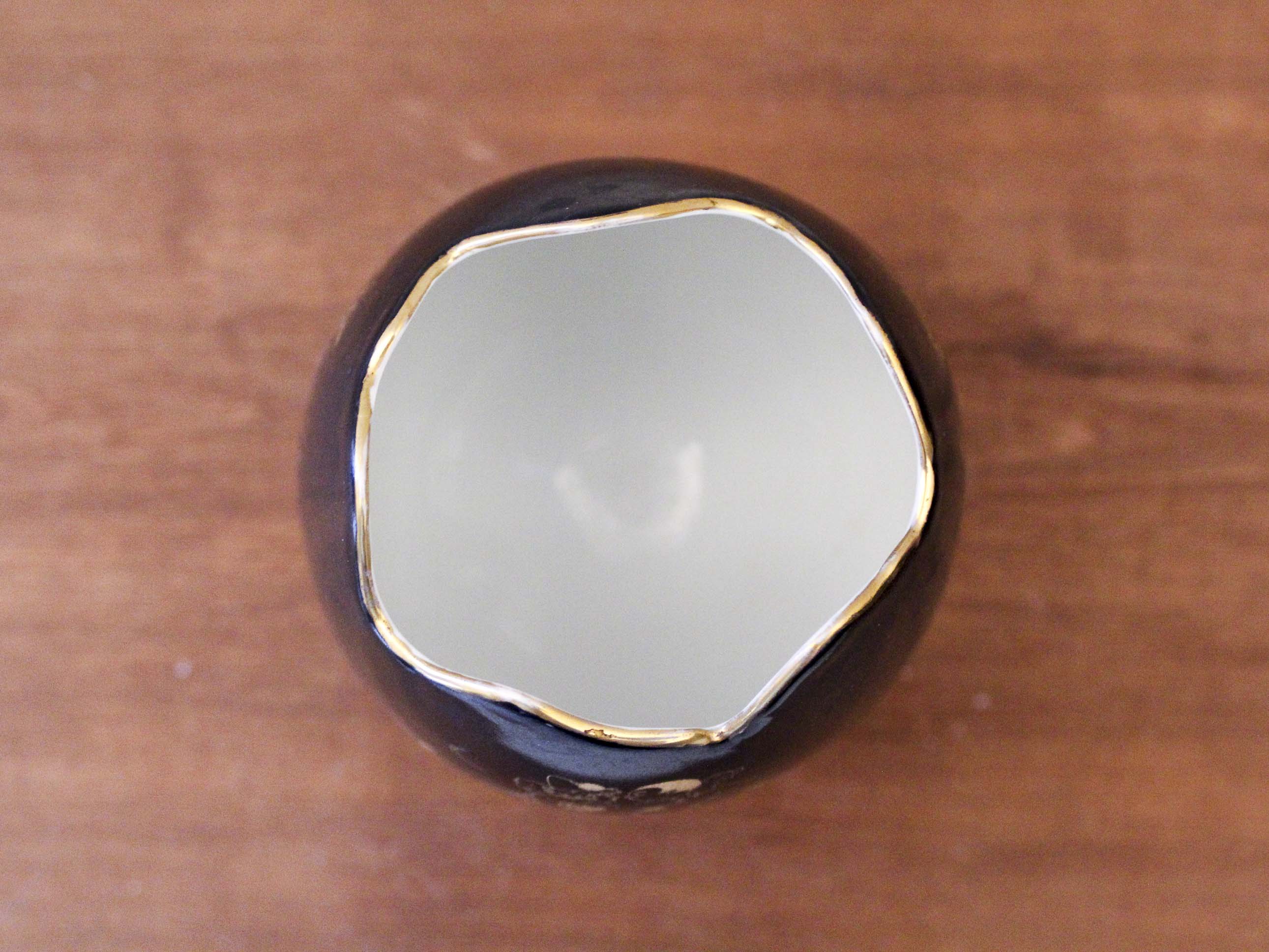Egg-shaped porcelain vase decorated with Pierrot and Columbine