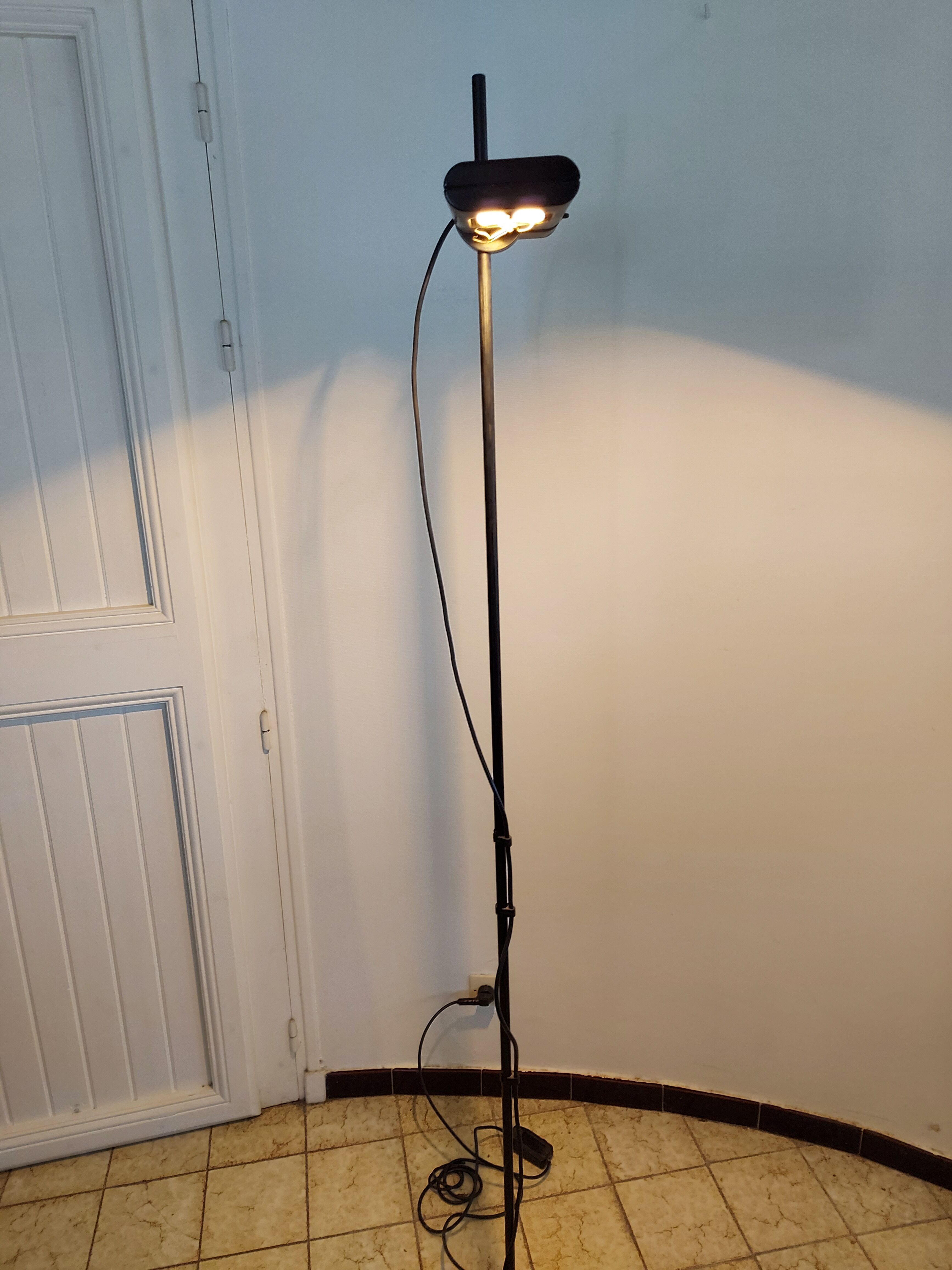 Gismondi lamppost for Artemide model Aton Terra