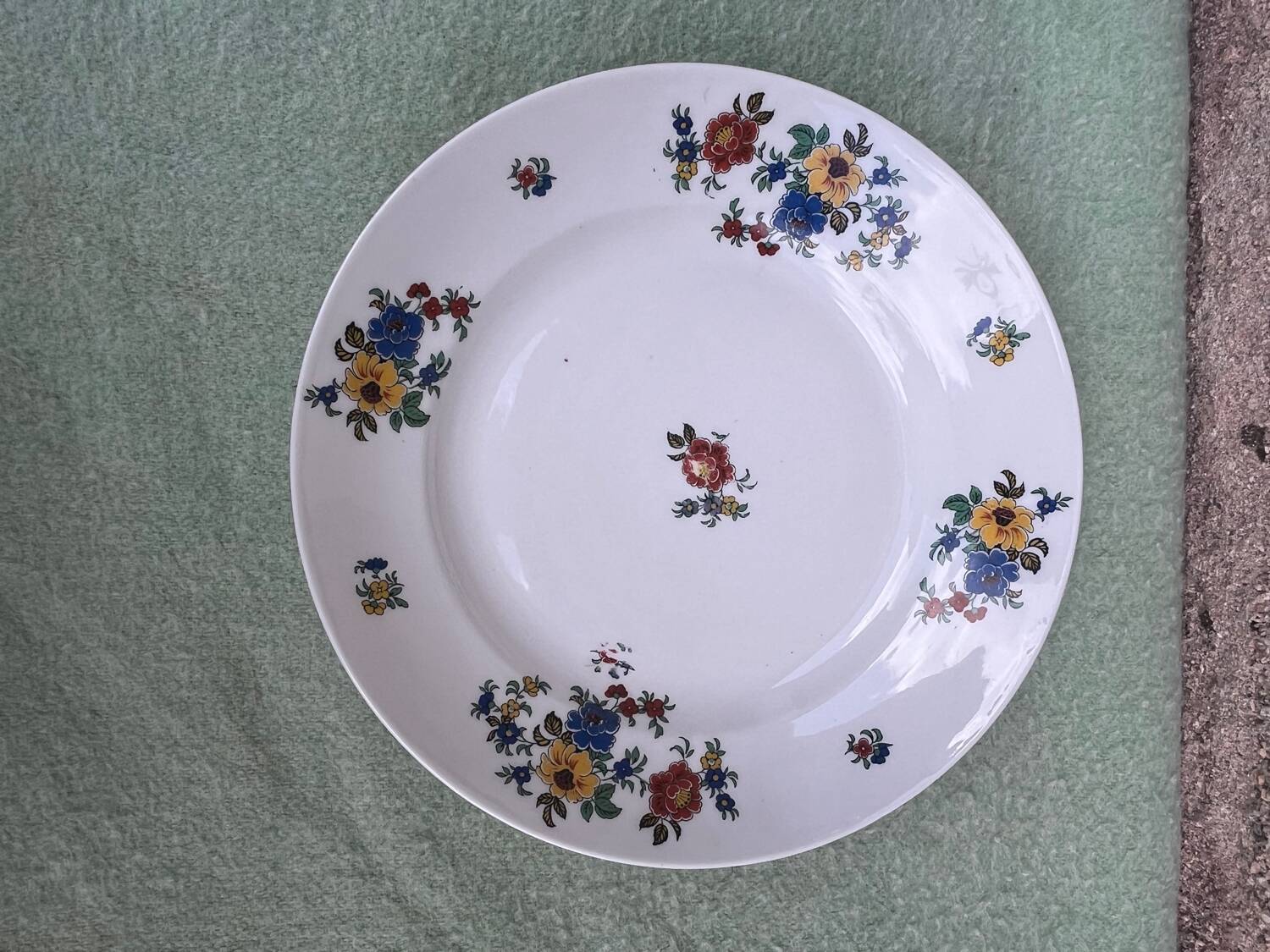Porcelain plate