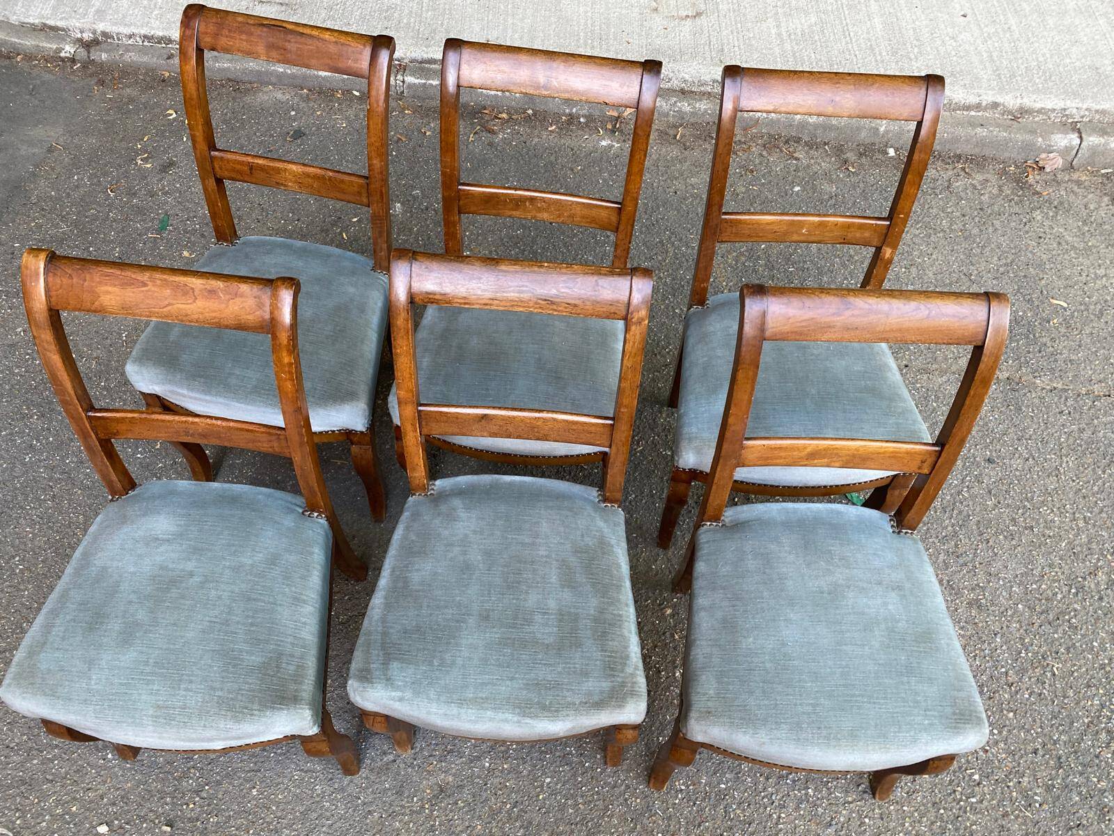 6 Biedermeier chairs in solid walnut and blue velvet, 1840