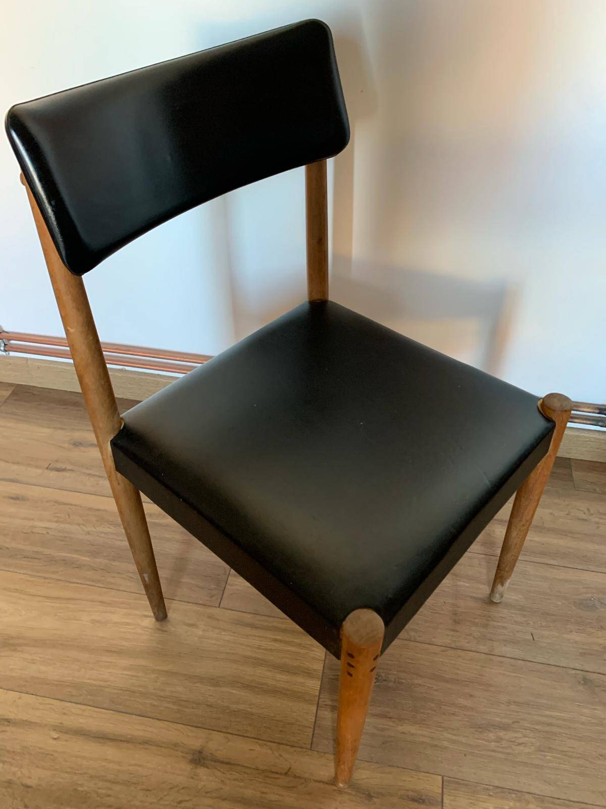 Set of 4 Scandinavian chairs