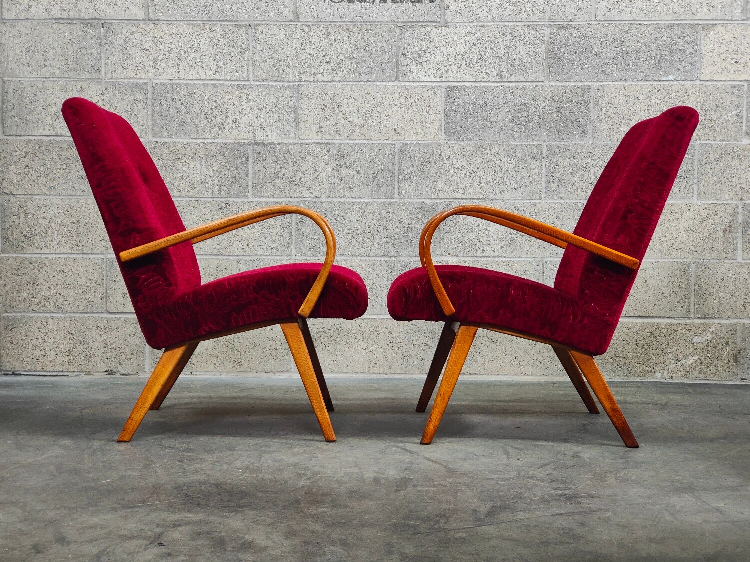 Pair of 6951 red velvet armchairs by Jaroslav Smidek for Ton