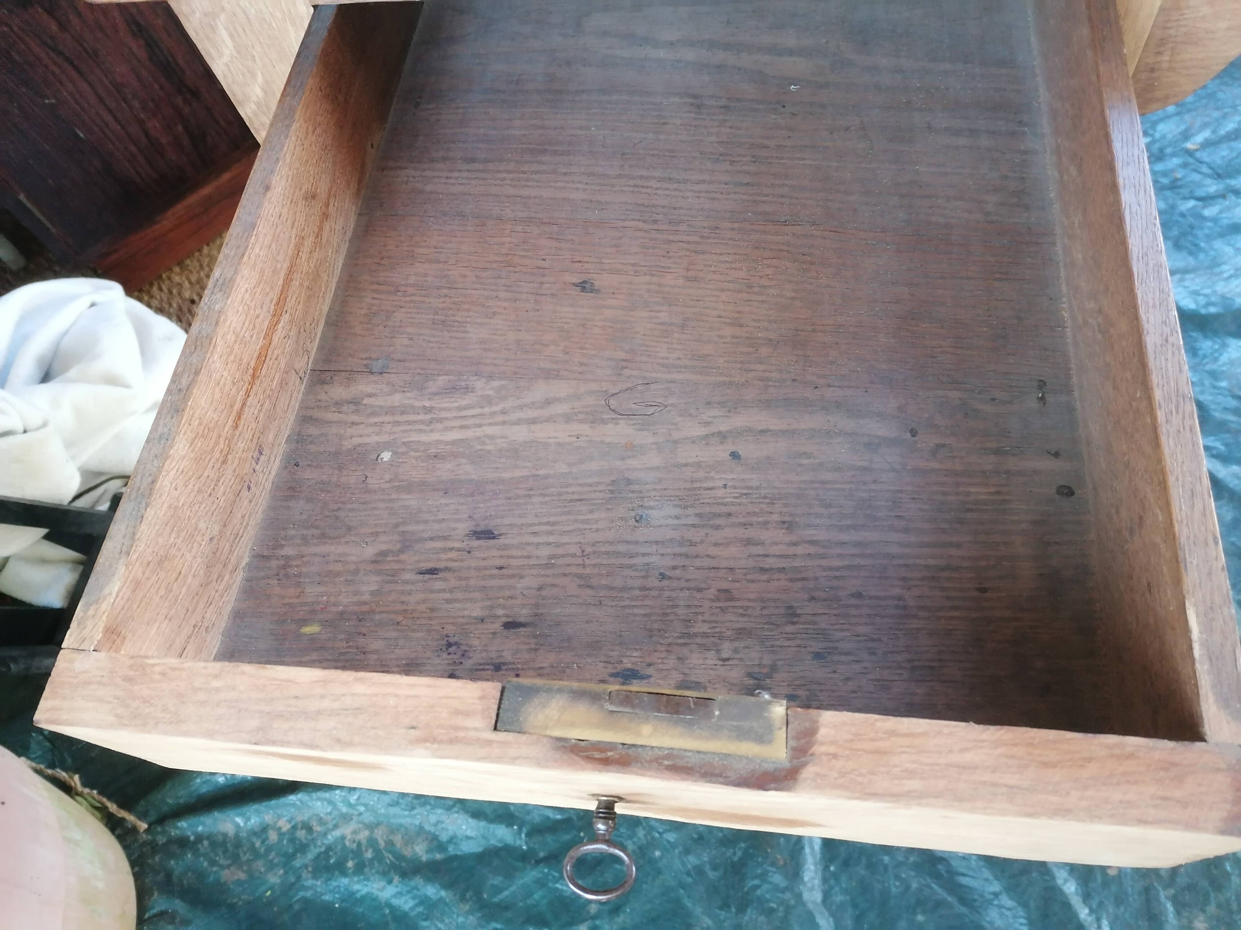 flat desk