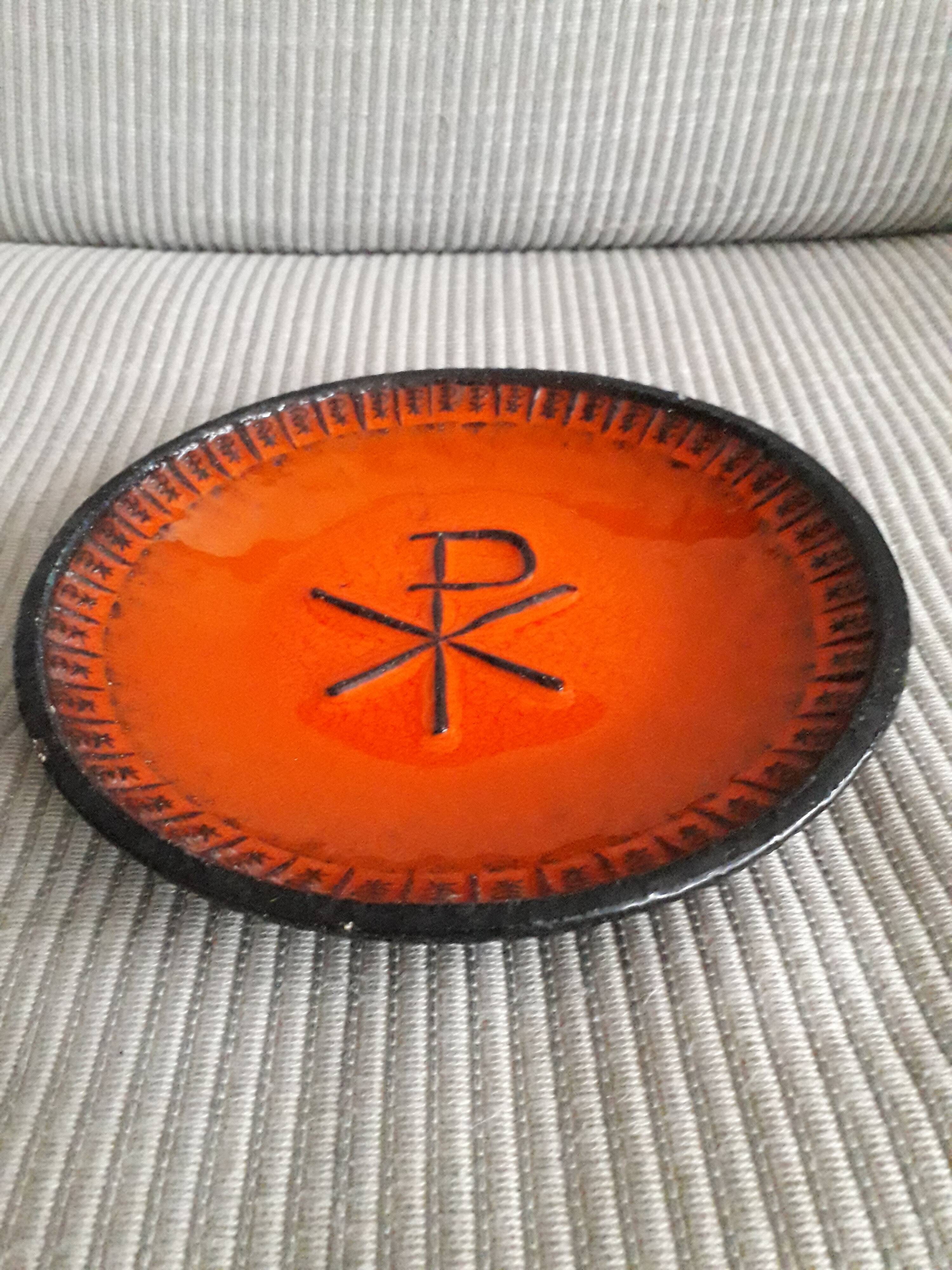 Decorative vintage plate signed