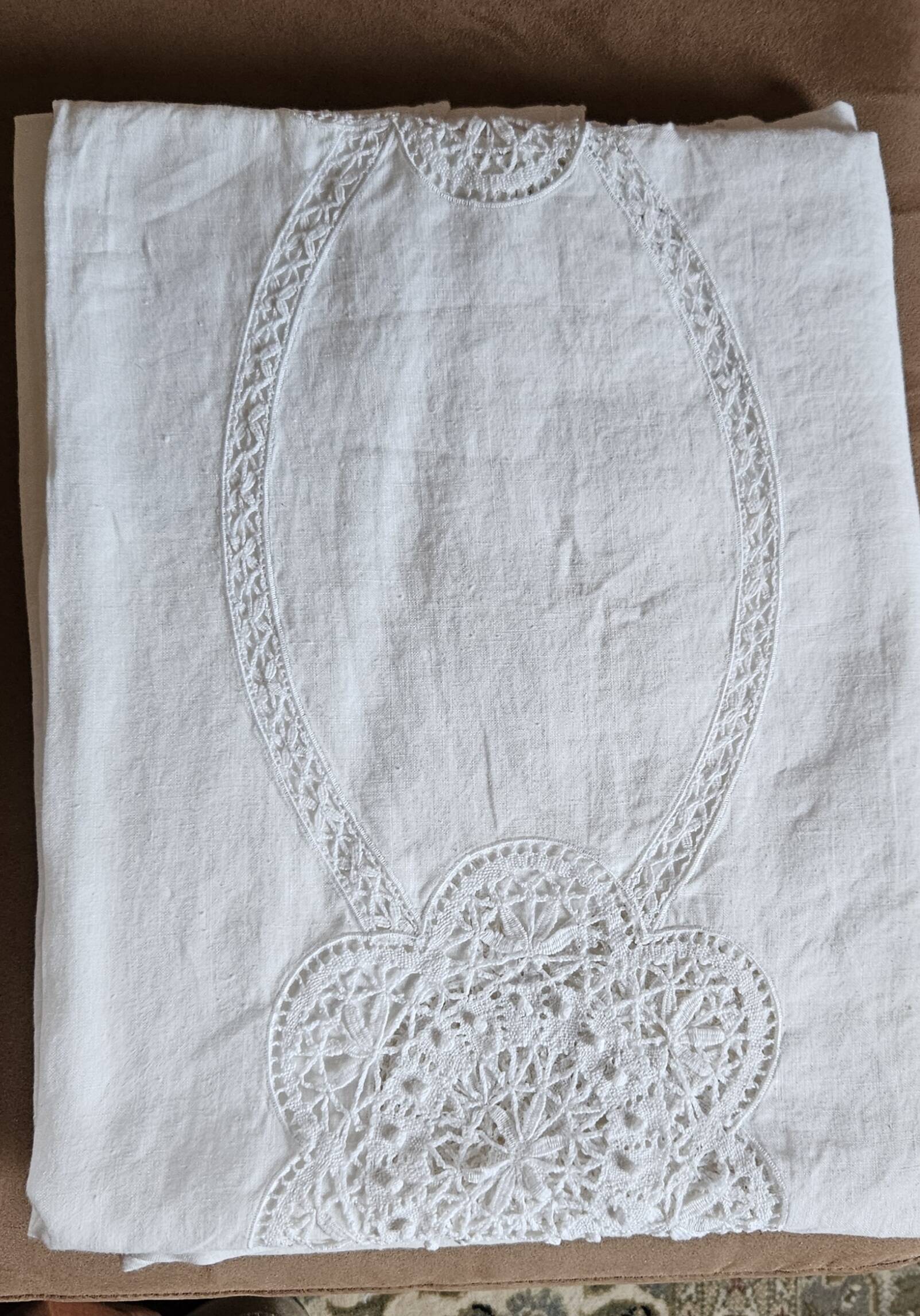 Tablecloth for 12 people