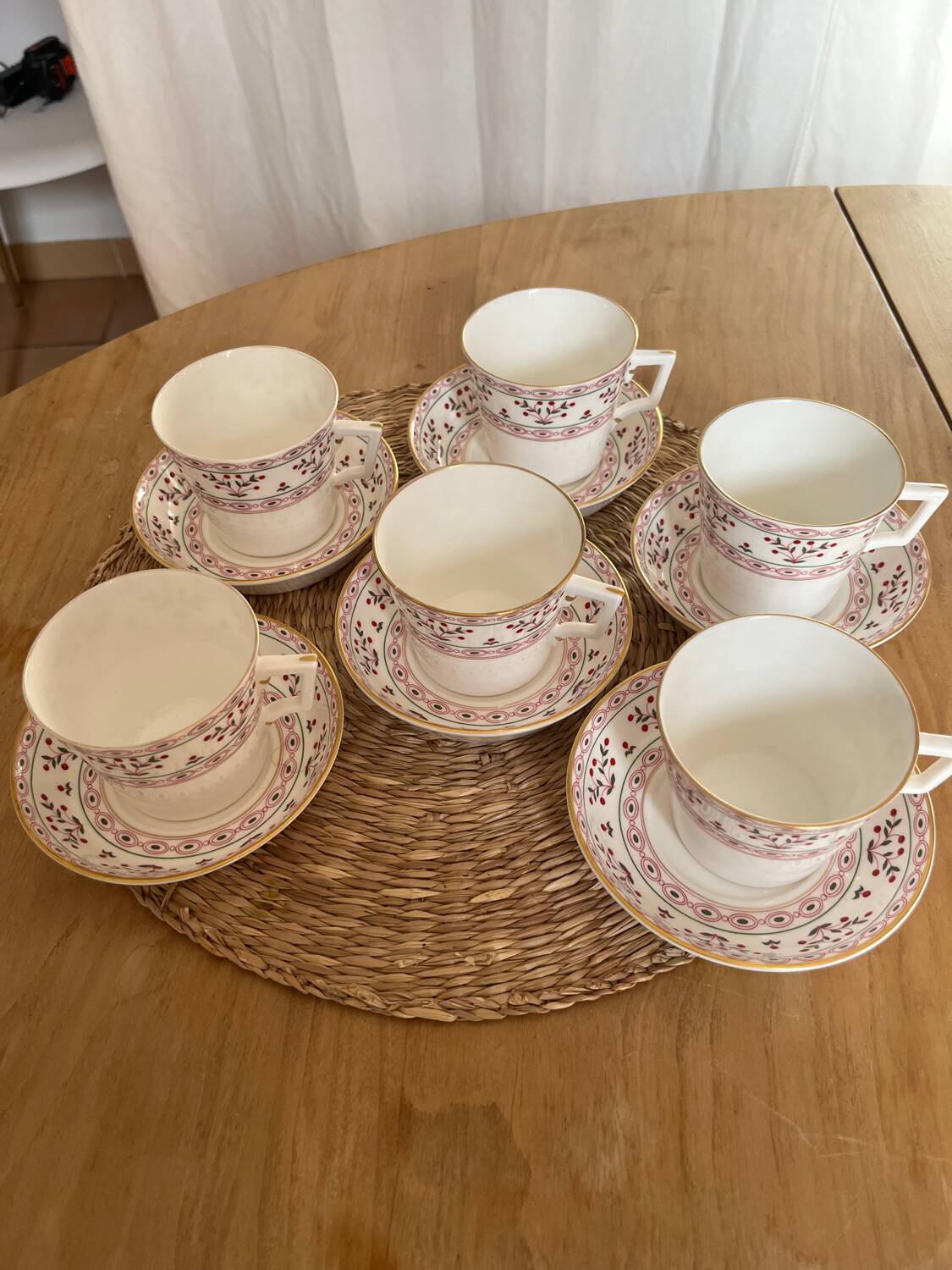 6 tasses à thé en porcelaine anglaise
