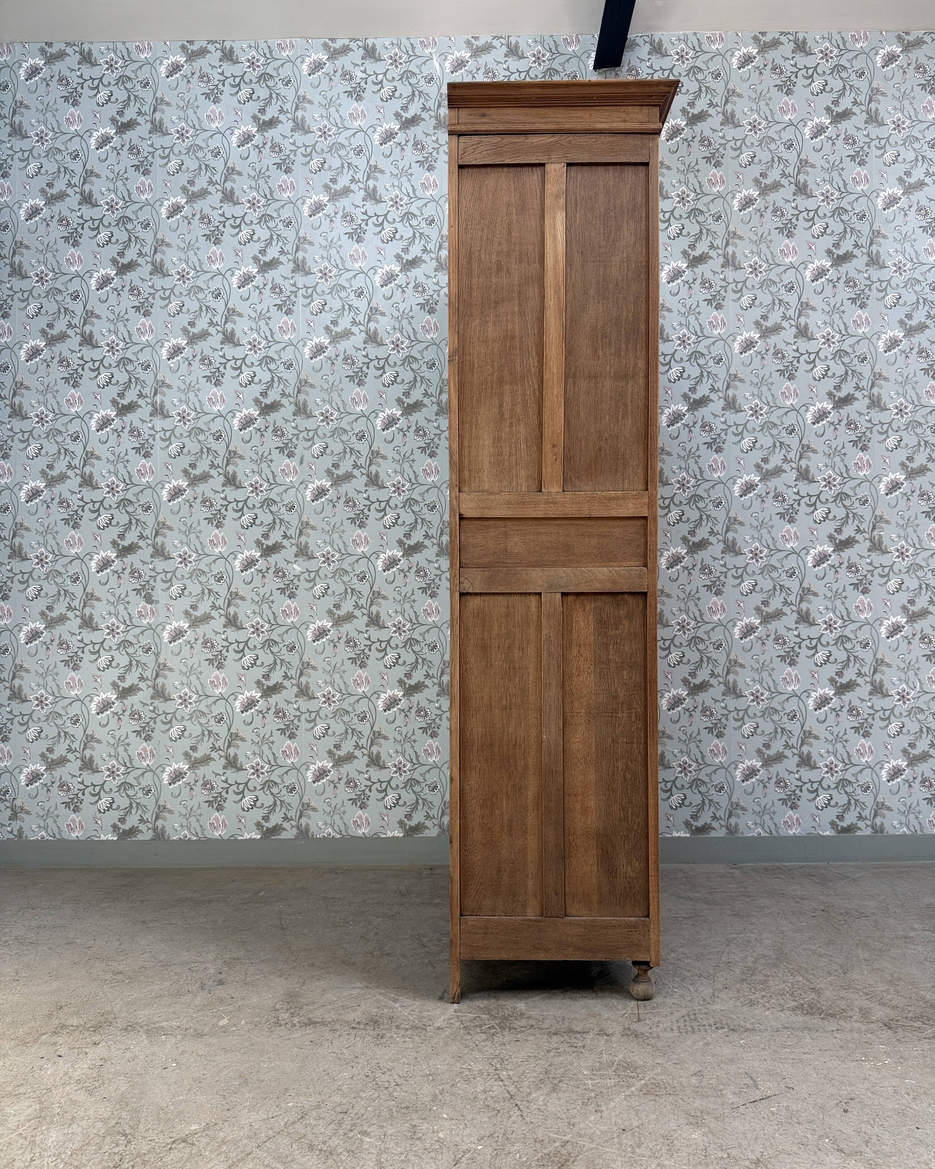 Large antique oak wardrobe (renovated)