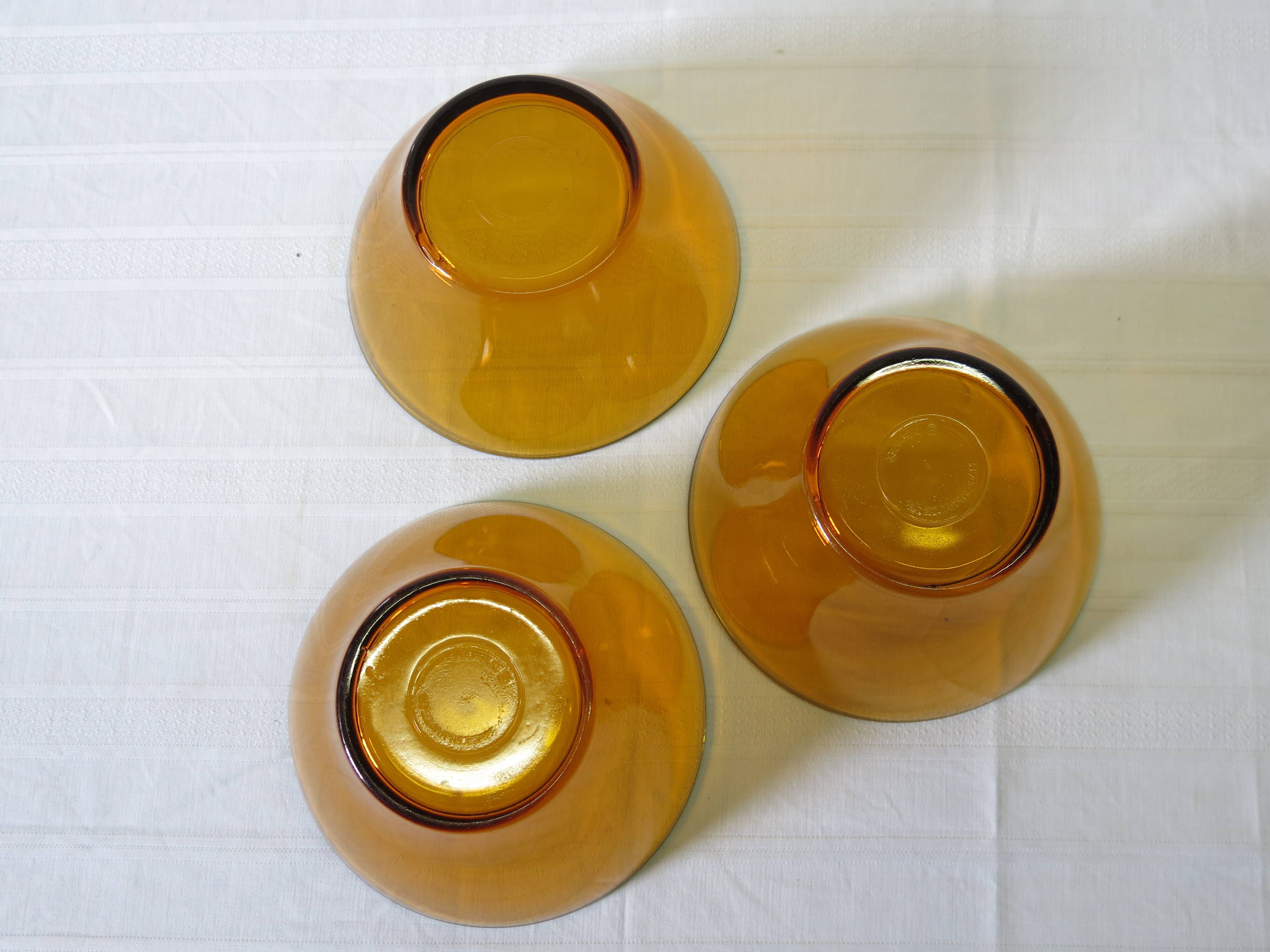 3 yellow amber glass bowls from Duralex in very good condition