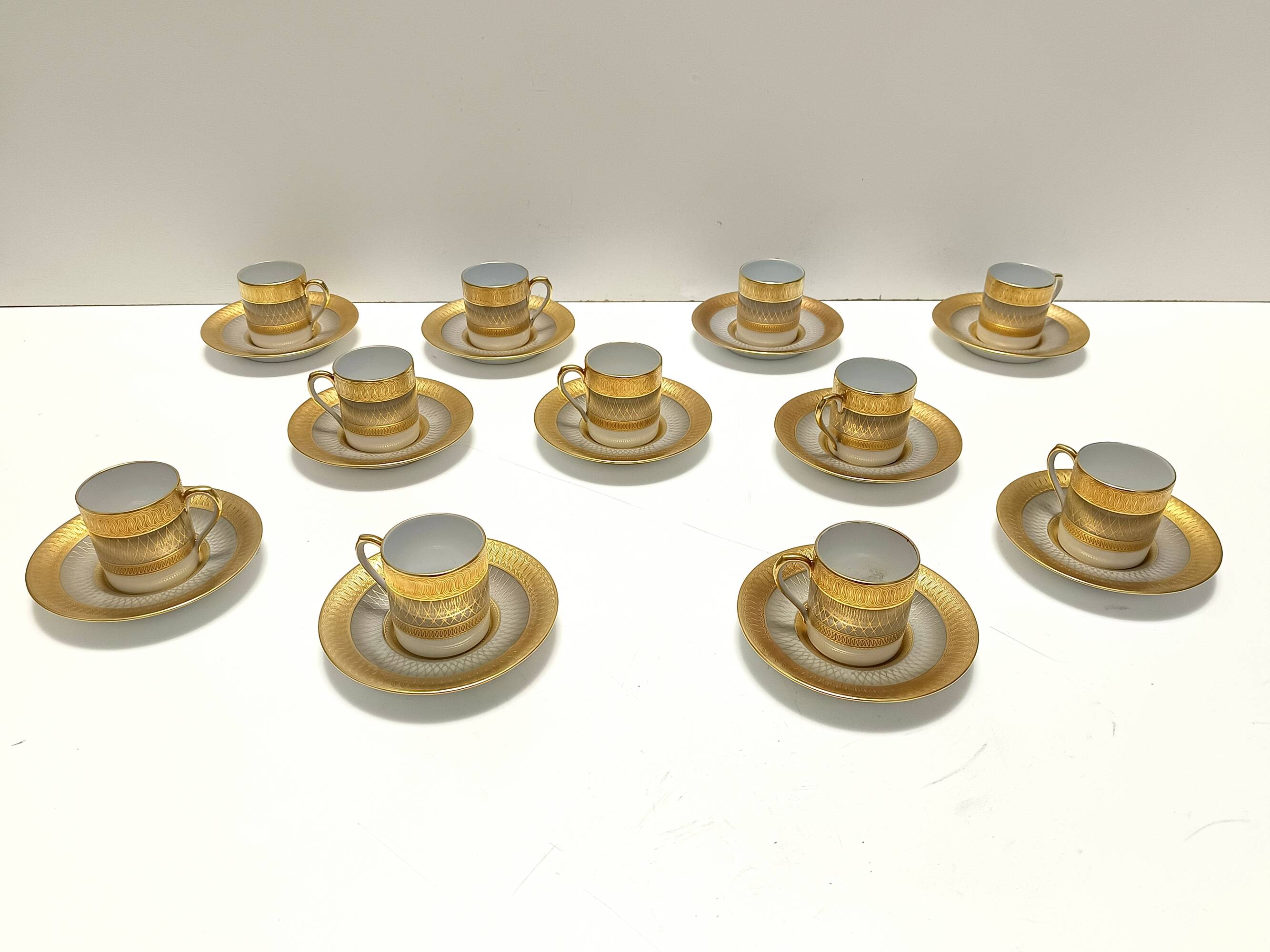 Set of Eleven Porcelain and Pure Gold Coffee Cups by Hutschenreuther, Germa