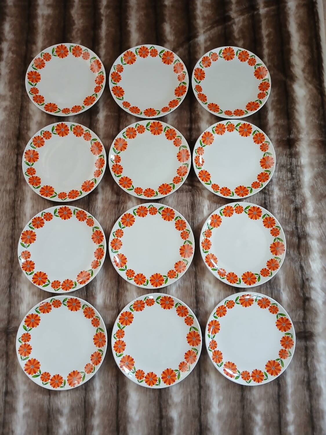 12 vintage dessert plates Moulin des Loups