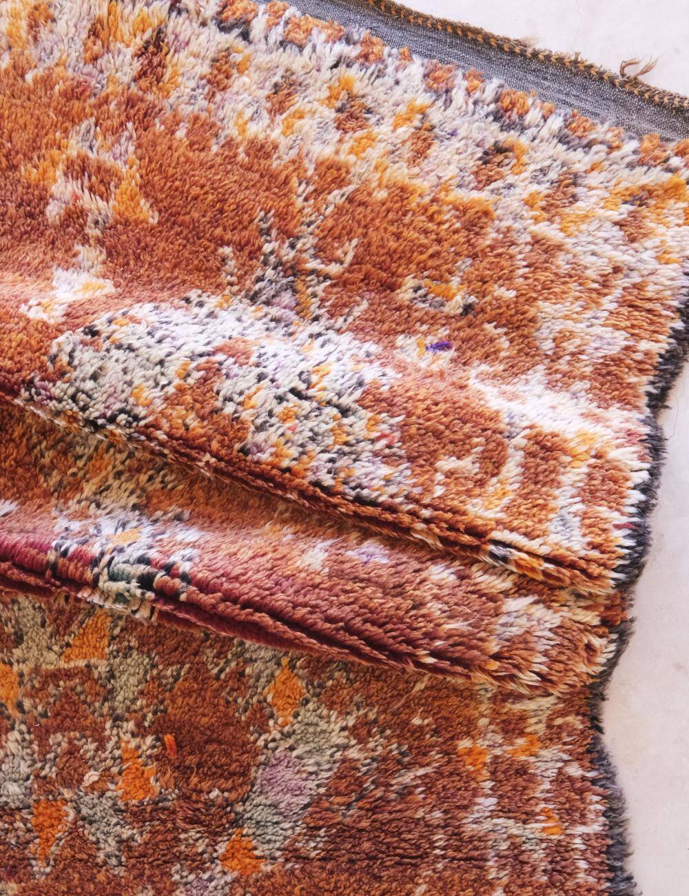 Vintage Collectible Rug - 313 x 188 cm