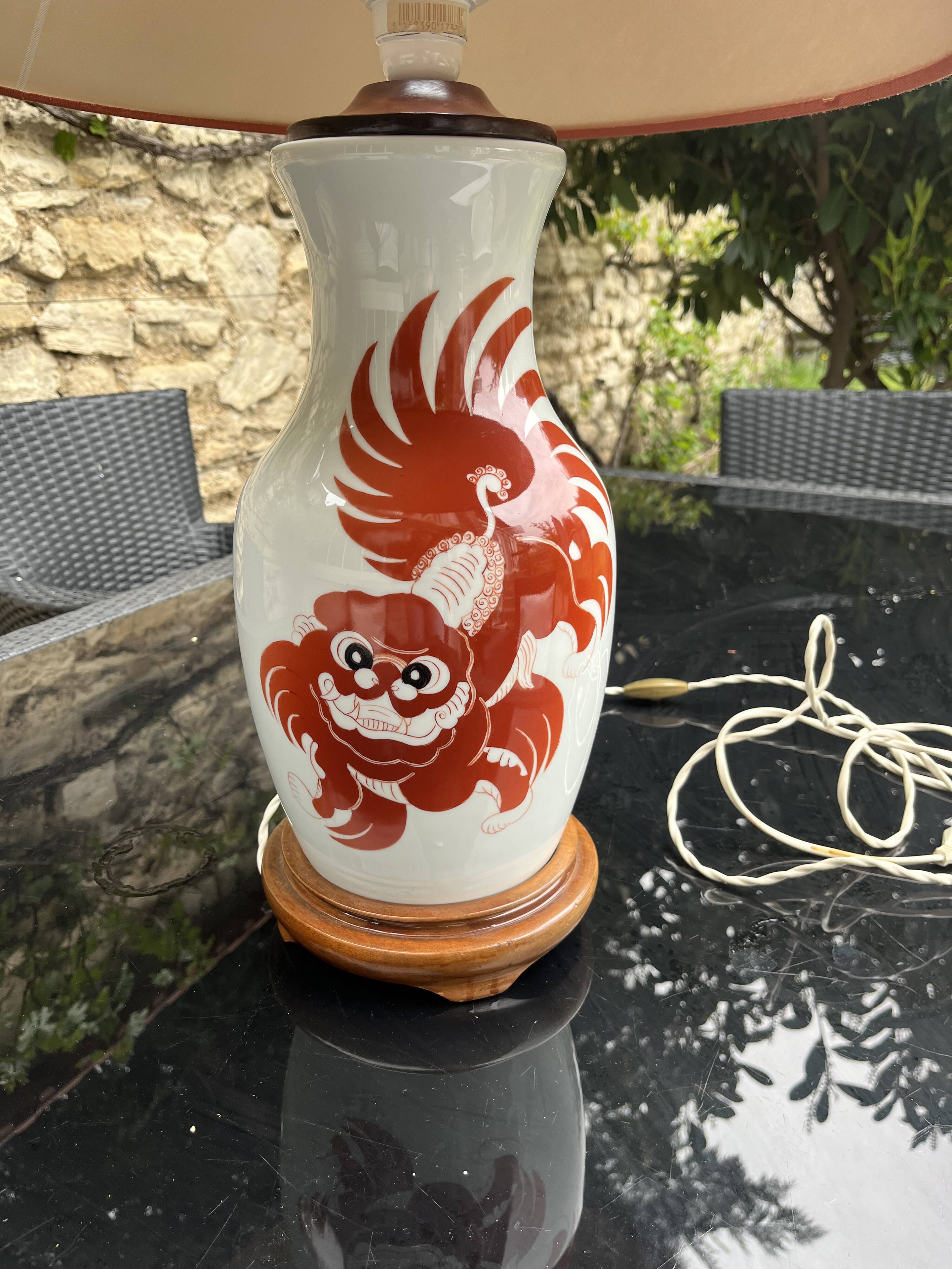 Porcelain table lamp
