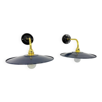Enamelled sheet metal wall lights
